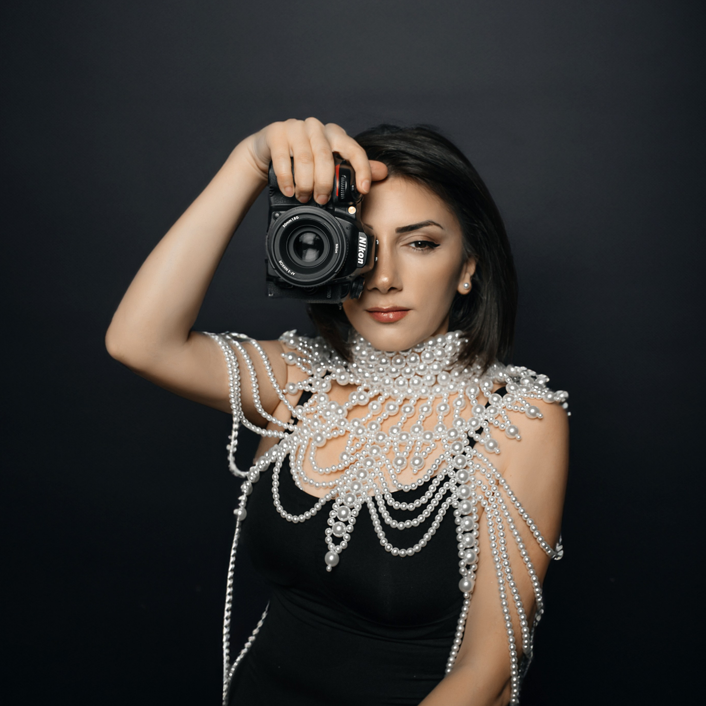 Porträt von Anna Saribekyan, professionelle Fotografin aus Würzburg.