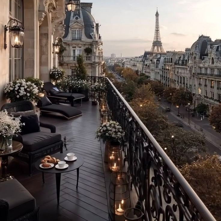 Content Trip. Photographer in Paris Yulia Shkadina | Couples, engagement, pre-wedding, individual photo-shoots in Paris at the best locations