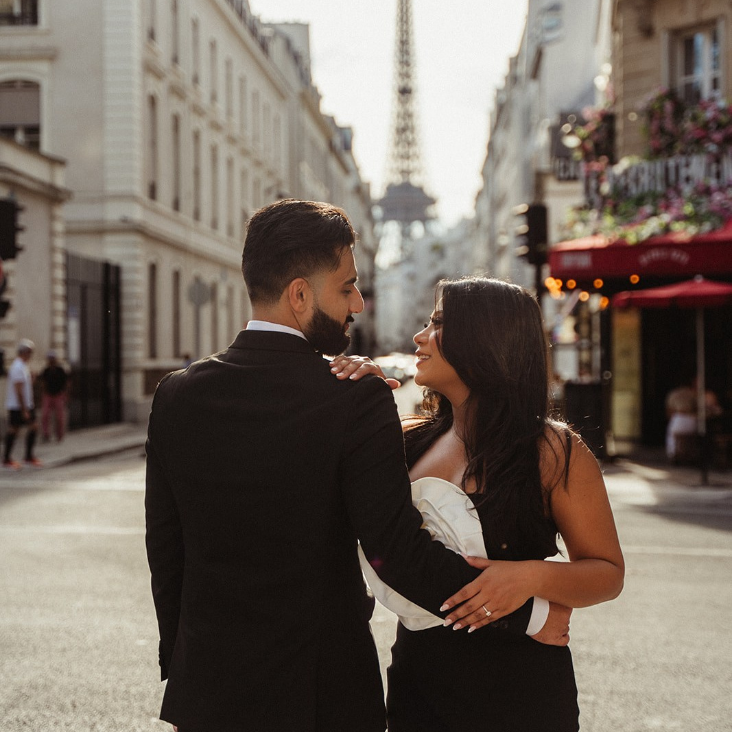 Couple shooting. Photographer in Paris Yulia Shkadina | Couples, engagement, pre-wedding, individual photo-shoots in Paris at the best locations