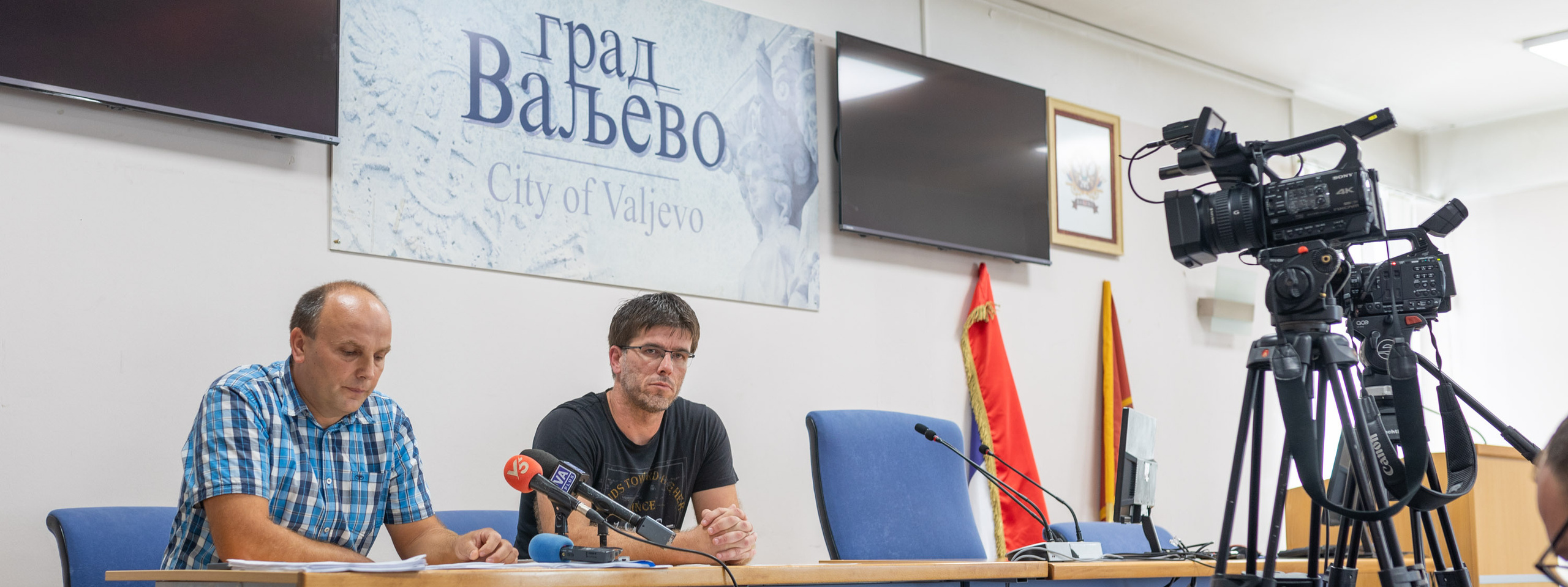 СКУПШТИНА БЕЗ ГЛАВЕ. Lokalni Front VA