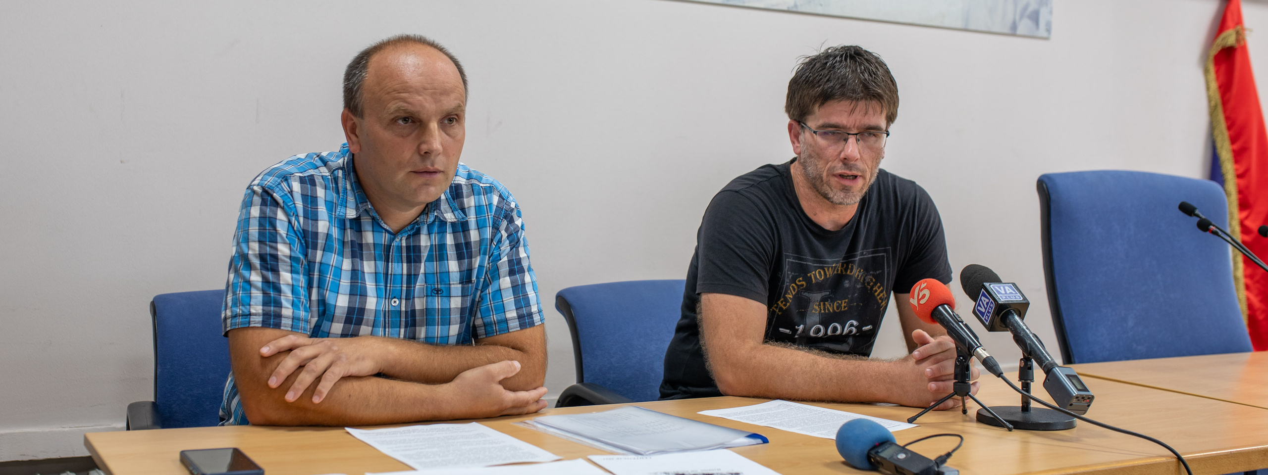 СКУПШТИНА БЕЗ ГЛАВЕ. Lokalni Front VA