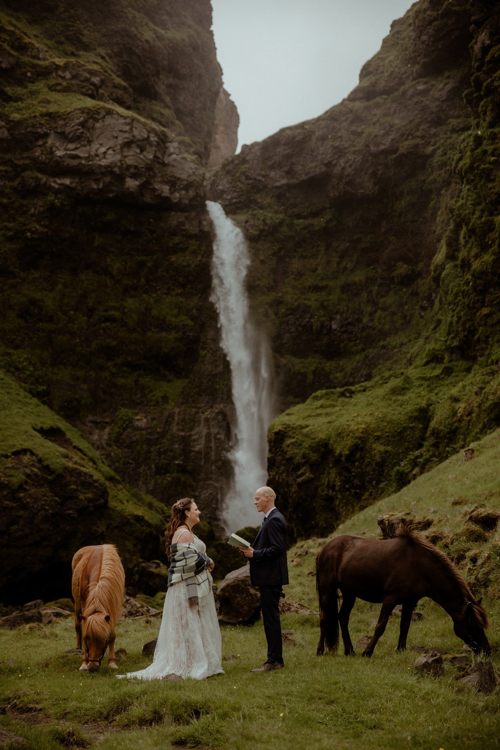 What to pack for Iceland elopement: ultimate Iceland elopement packing list. Iceland elopement photo and video | Nikolaichik Photo
