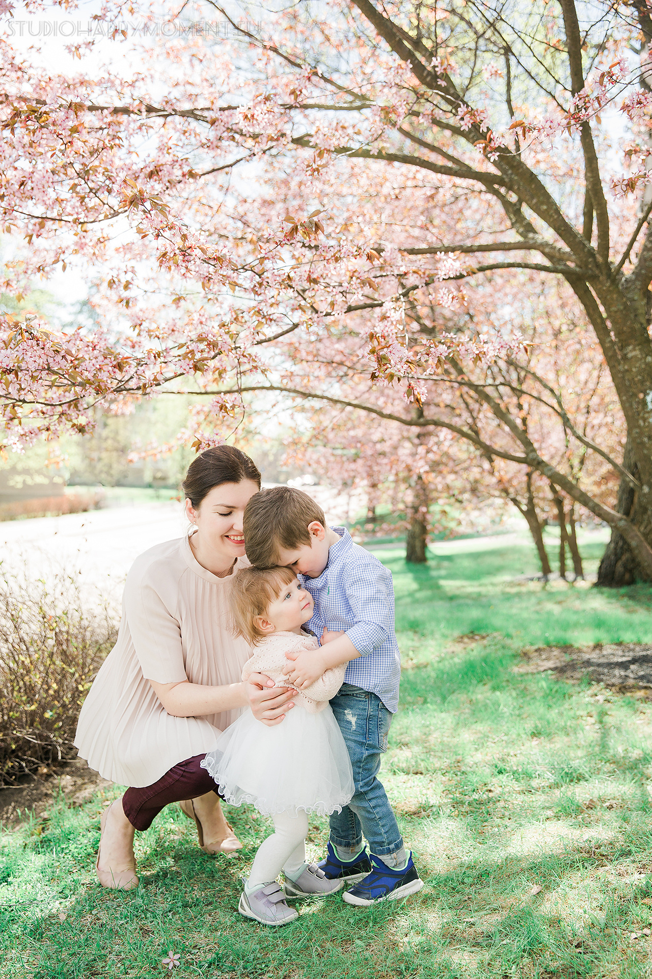 perhekuvaaja Helsinki, valokuvaus kirsikkapuistossa