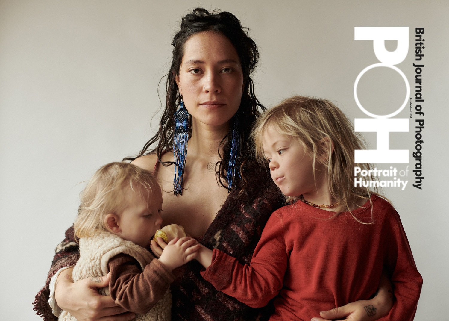 Portretfoto van Bo met haar kinderen staat dit jaar op de shortlist van het British Journal of Photography