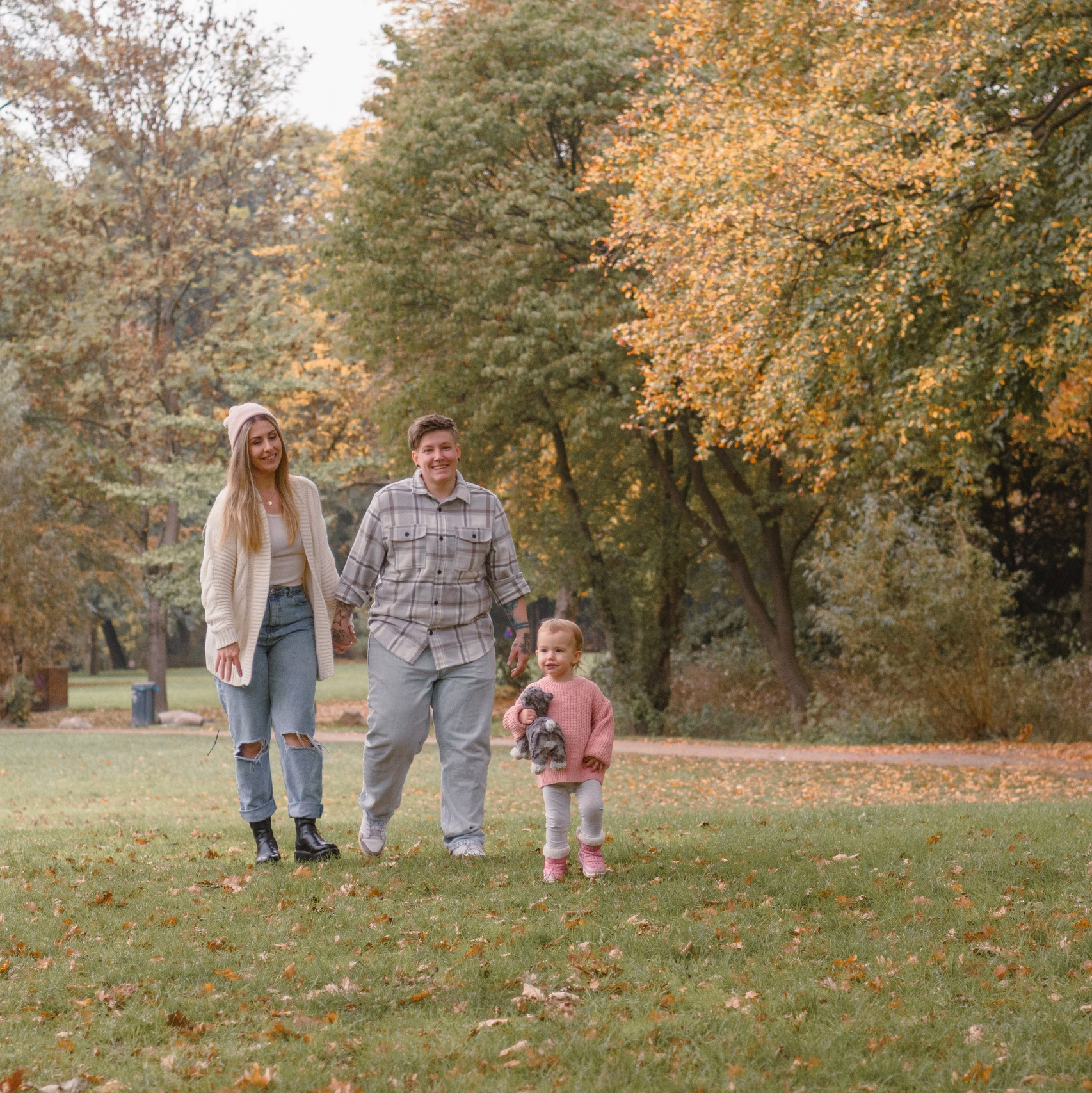 Session Info. Maternity Newborn and Family photographer Hamburg Claire Hambley