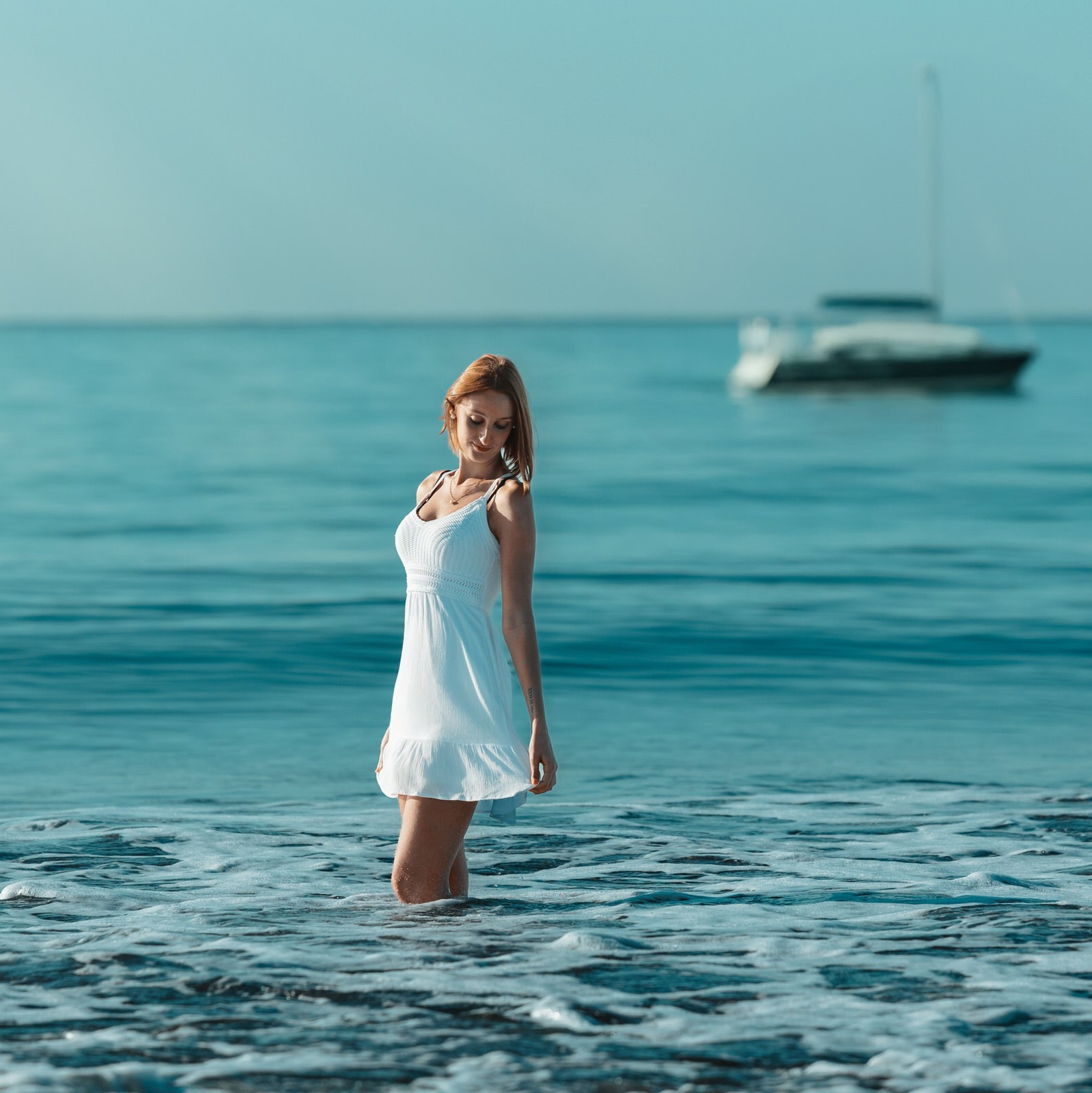 Plage et phare emblématique Photographe Slavik Robtsenkov à la plage et au phare de Maspalomas, séance artistique entre mer et dunes, lumière naturelle parfait