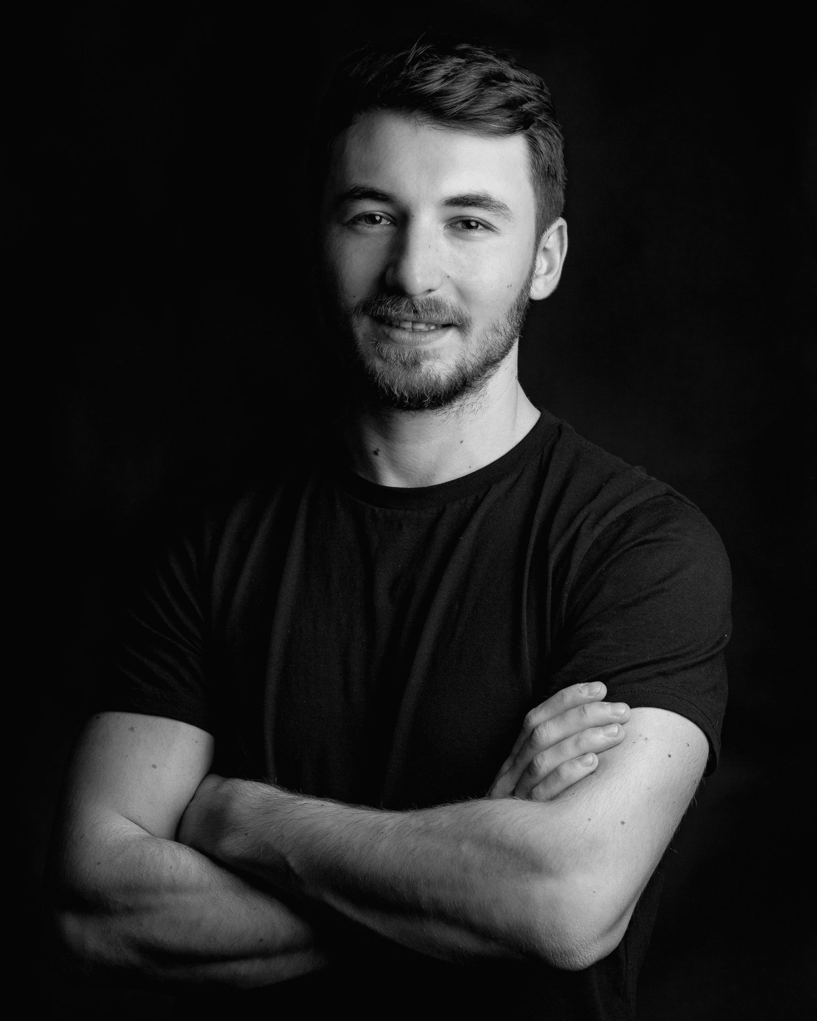 Contact - date de contact: telefon, e-mail, adresa - Manu Ivanciu. Wedding Photographer in Bucharest — Manu Ivanciu