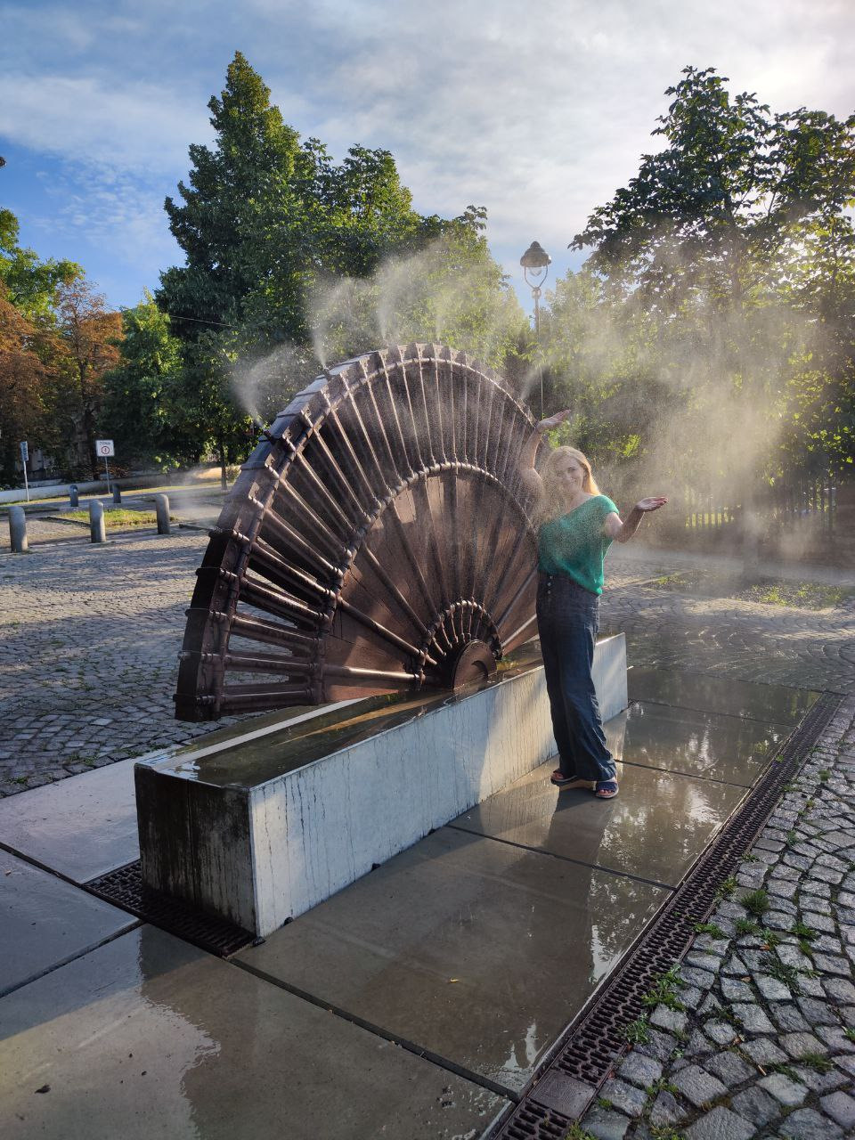 Stara pocztówka: księżniczka Sofia Hohenberg. Fotografka, kolekcjonerka starych pocztówek i twórczyni opowieści na styku przeszłości i życia osobistego. Irina Dainakova
