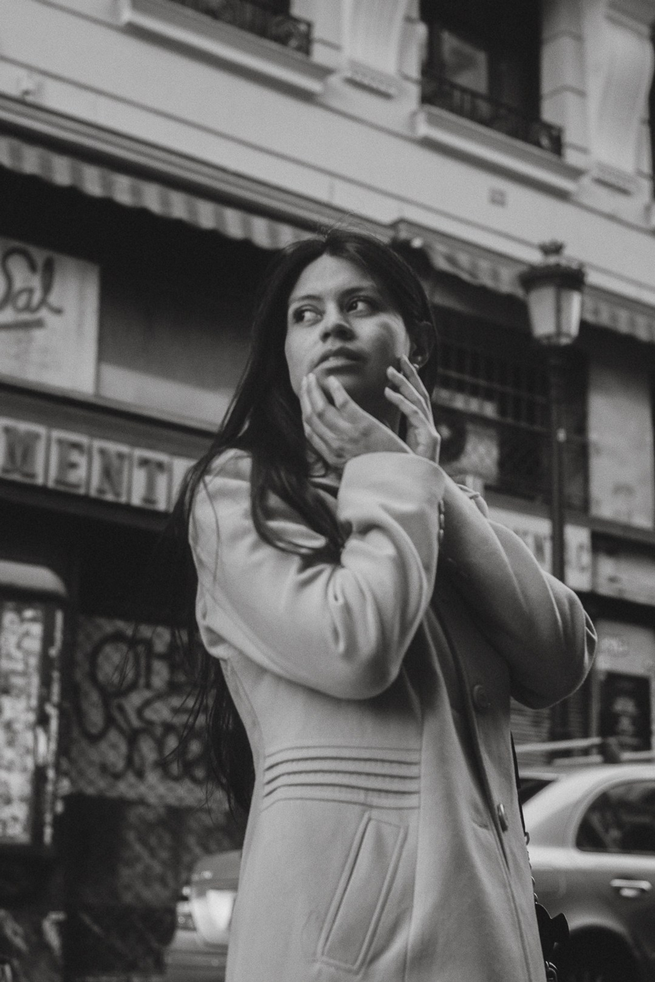 Retratos en primavera en Gran Vía en Madrid. Carlos Medina Fotógrafo de retratos ubicado en Madrid, España