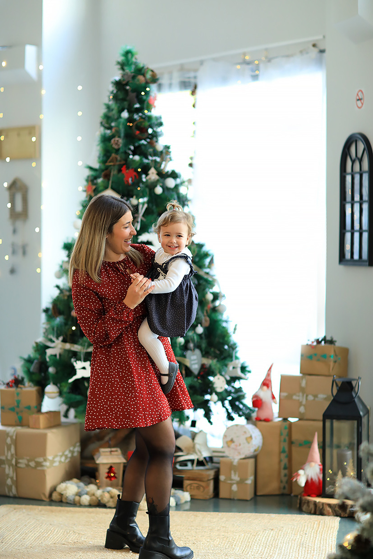 SESIONES DE NAVIDAD 2022. Fotografía de Eventos, Embarazo y Familiar en Pirineos