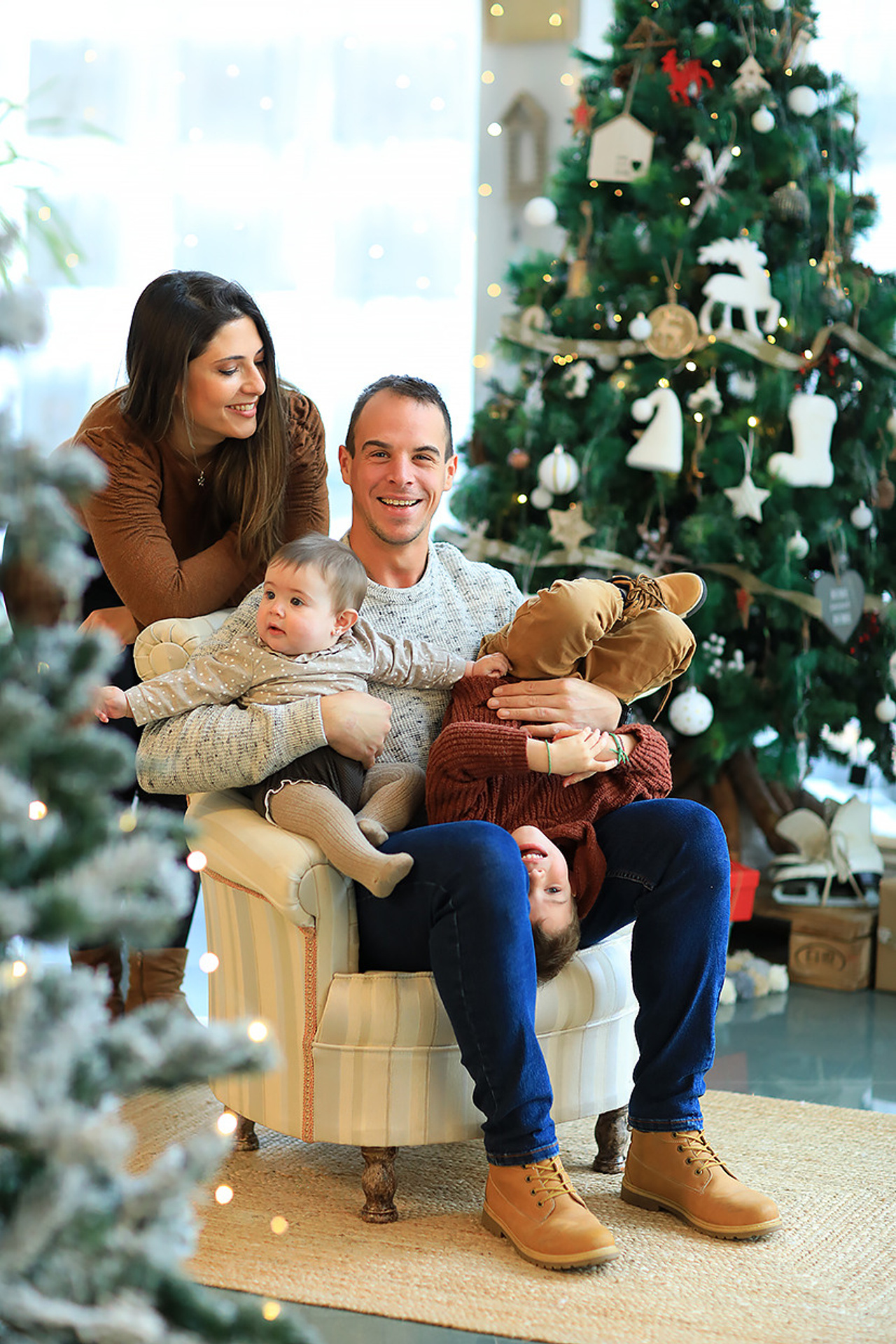 SESIONES DE NAVIDAD 2022. Fotografía de Eventos, Embarazo y Familiar en Pirineos