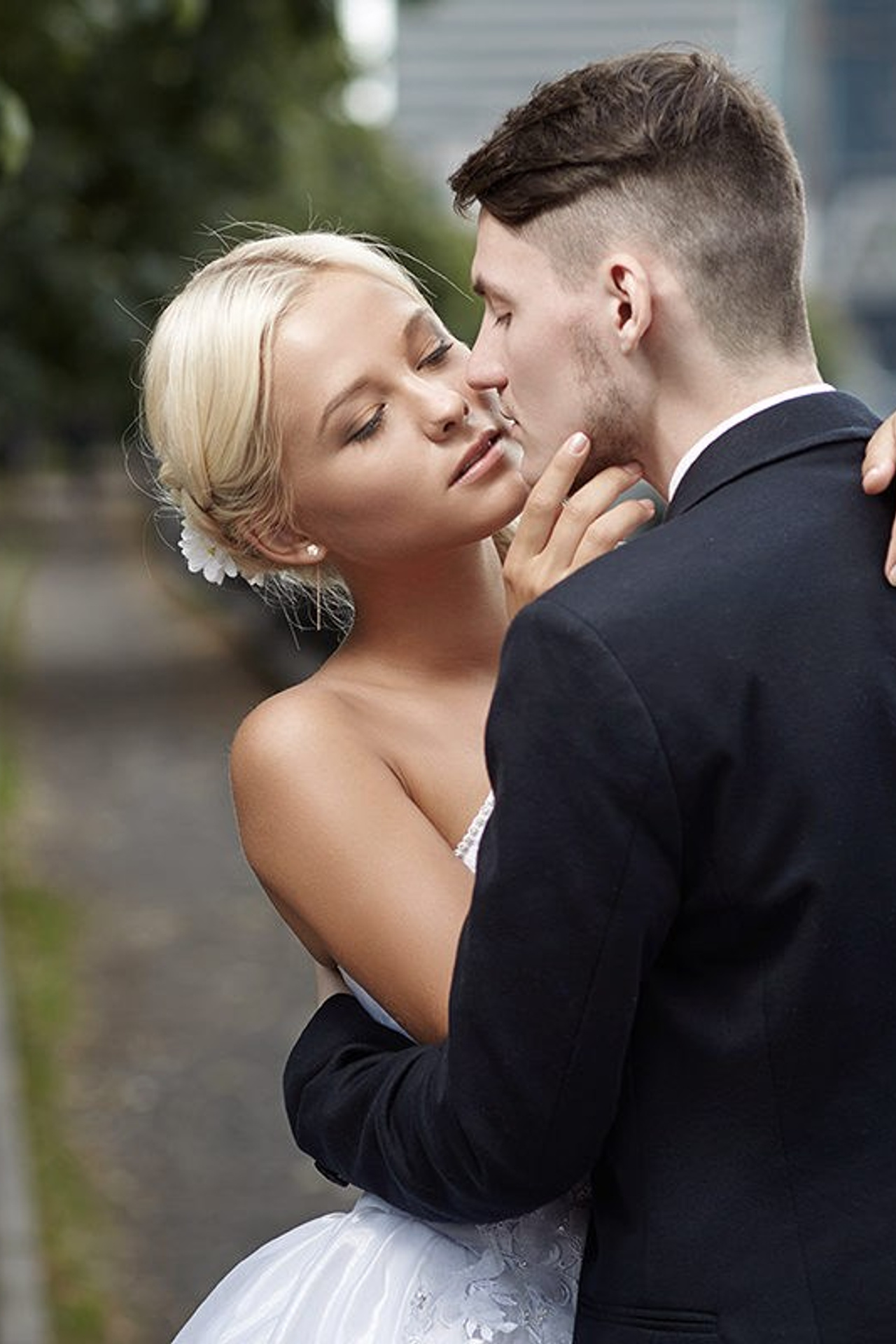 Étreintes solaires: Mariage d’été aux couleurs de Moscou. Photographe professionnelle de la ville d’Auxerre - Ekaterina Mathieu