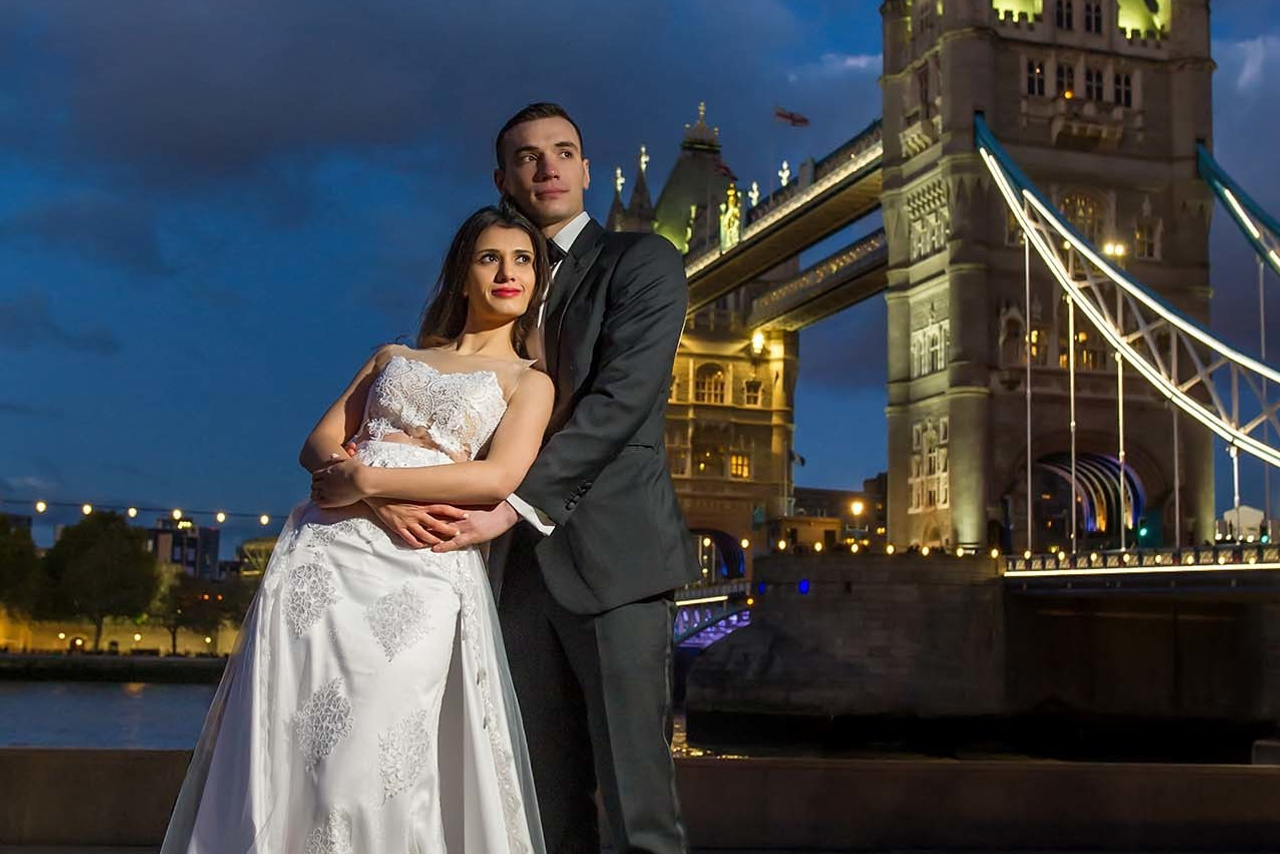 Wedding photography session Tower Bridge, London UK. Wedding photographer Nikon D850