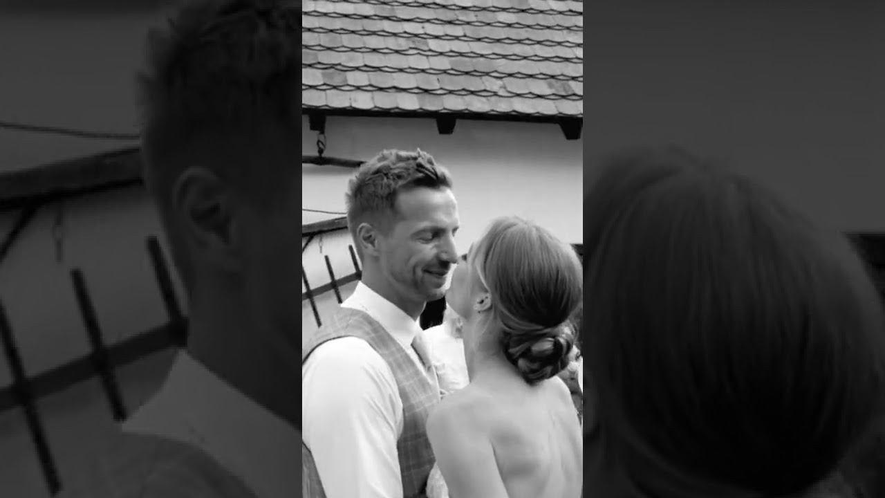 Svatební fotografka Praha. Dana Lišková — Empatická fotografka | Introspektivní umělkyně | Neurodivergentní koučka| Zakladatelka Artepy.cz