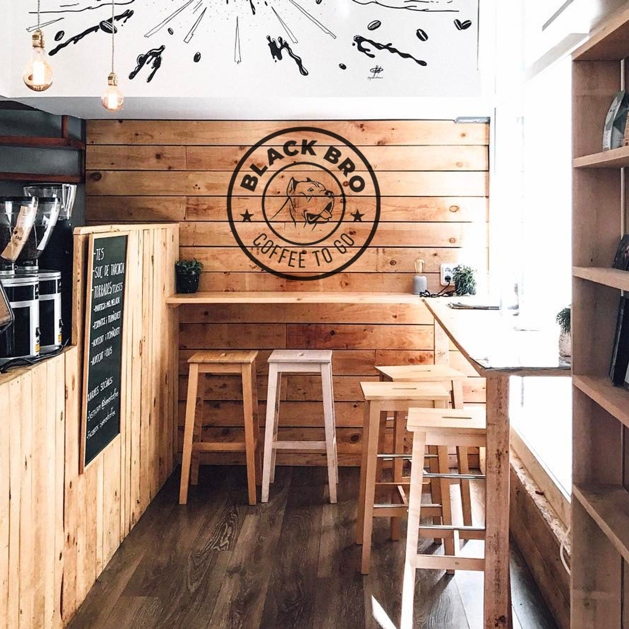 Оформление витрин и магазинов