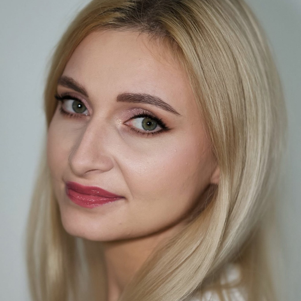 Recenzii Clienți|Machiaj, Stilizare sprancene, Laminare Cluj. Makeup artist, artist sprancene si laminare in Cluj-Napoca | Anca Vasilie