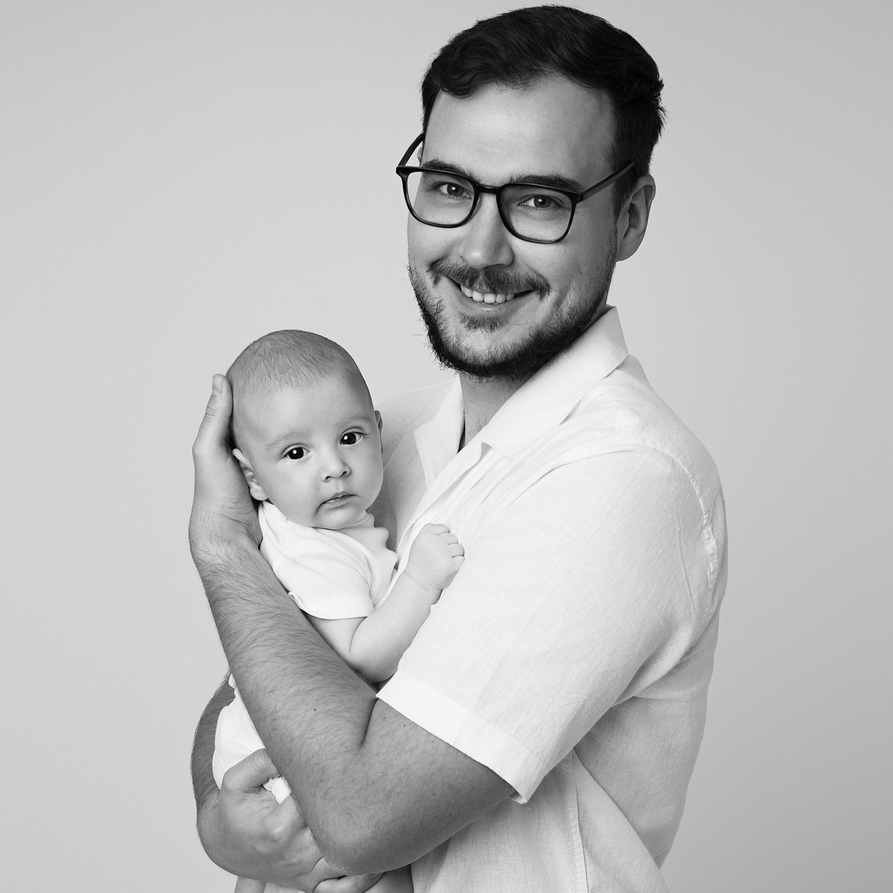 Recenzii. Fotograf maternitate, nou-născuți și familie în Cluj-Napoca | Roxana Rusu