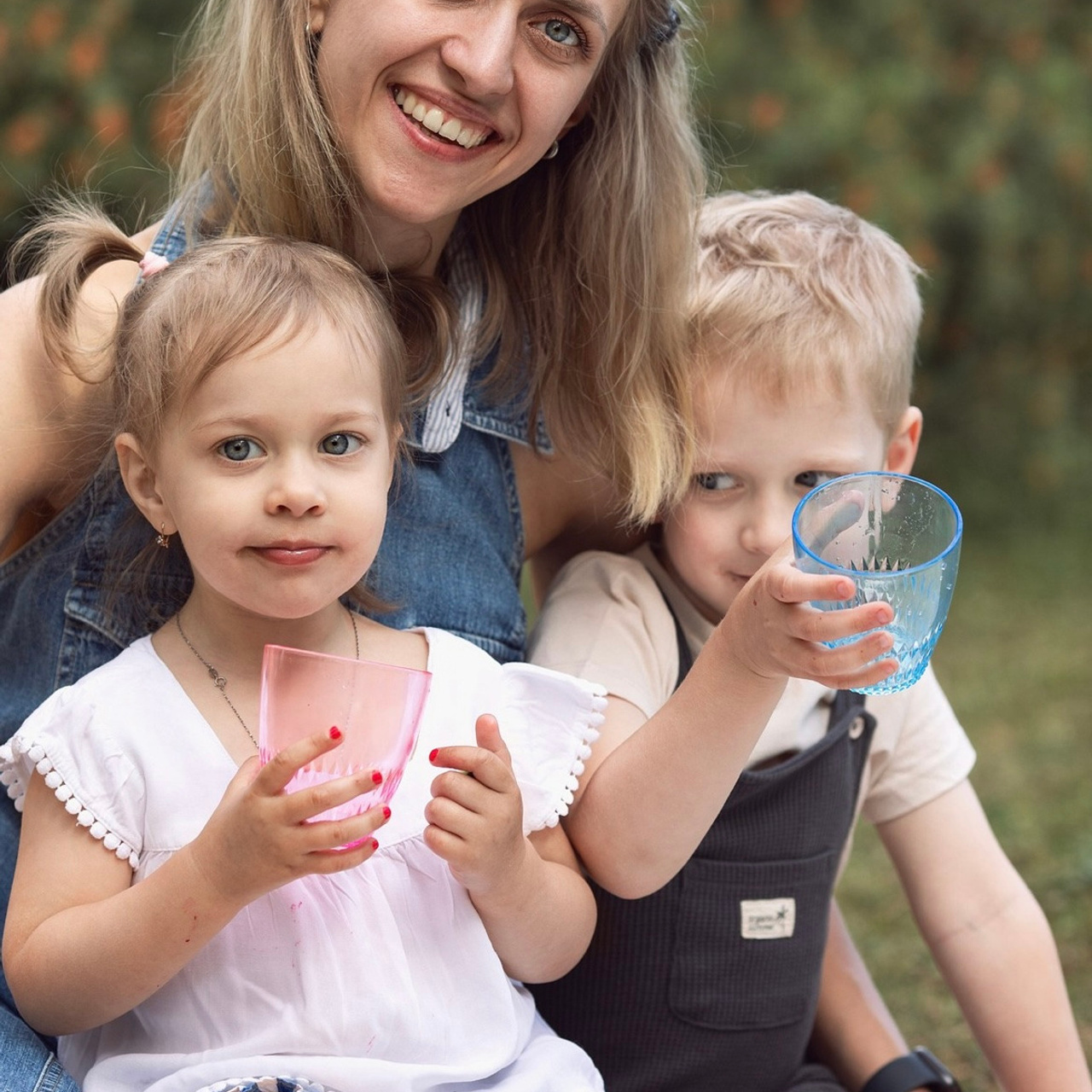 Arvostelut. Ekaterina Mansur, muotokuvafotografi Suomessa (Helsingissä ja Uudellam