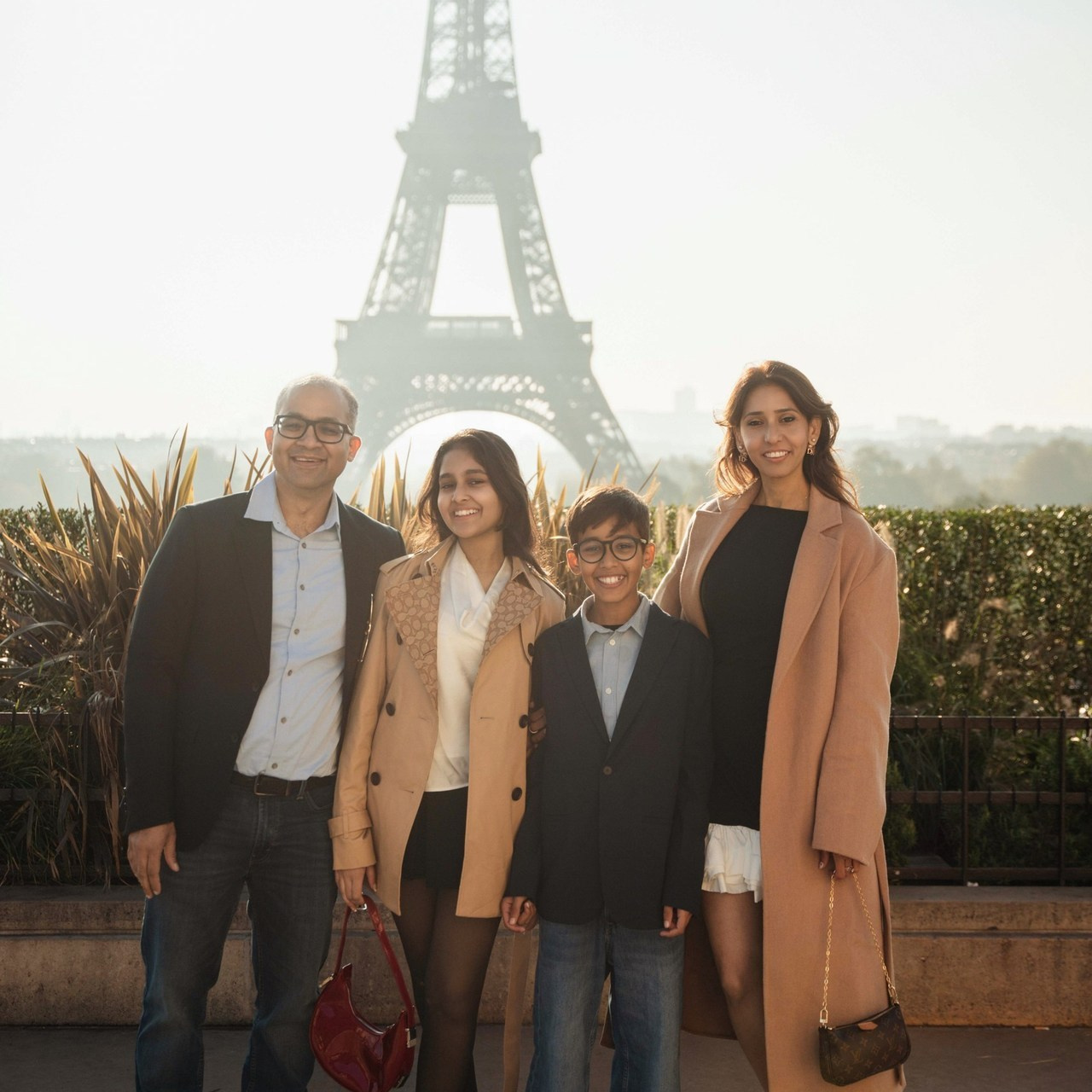 Photographer in Paris Yulia Shkadina | Couples, engagement, pre-wedding, individual photo-shoots in Paris at the best locations