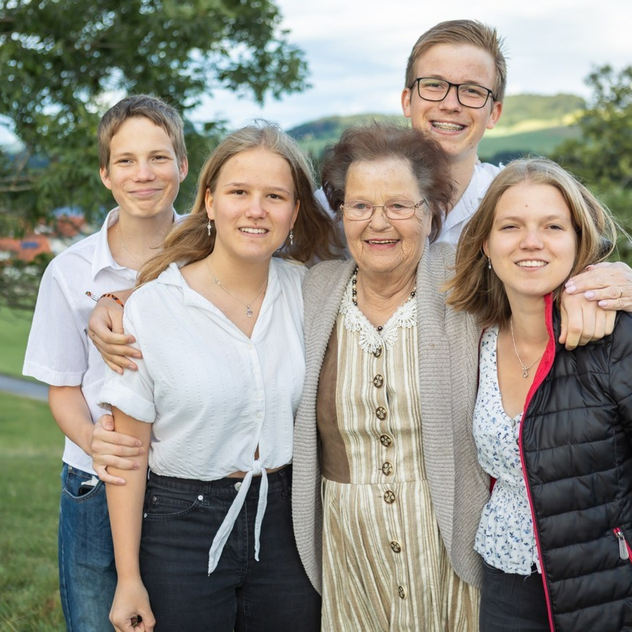 Kundenbewertungen. Adelya Tomin