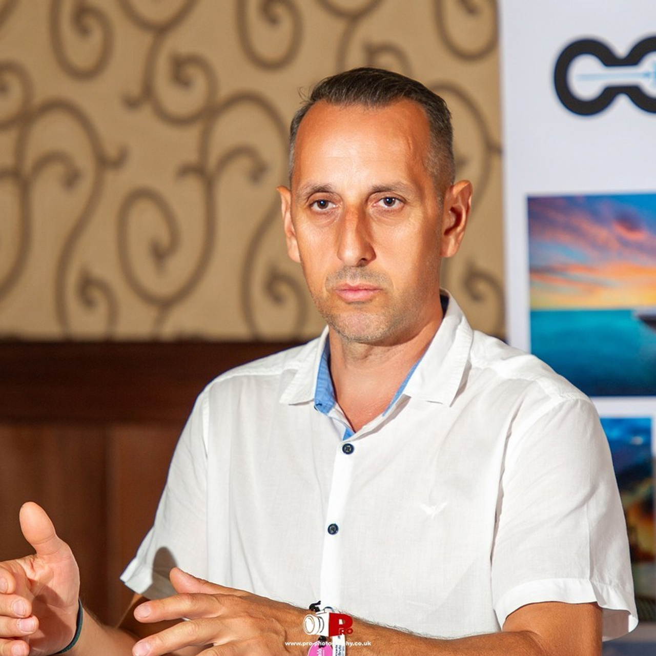 REVIEWS. Pro-Photography