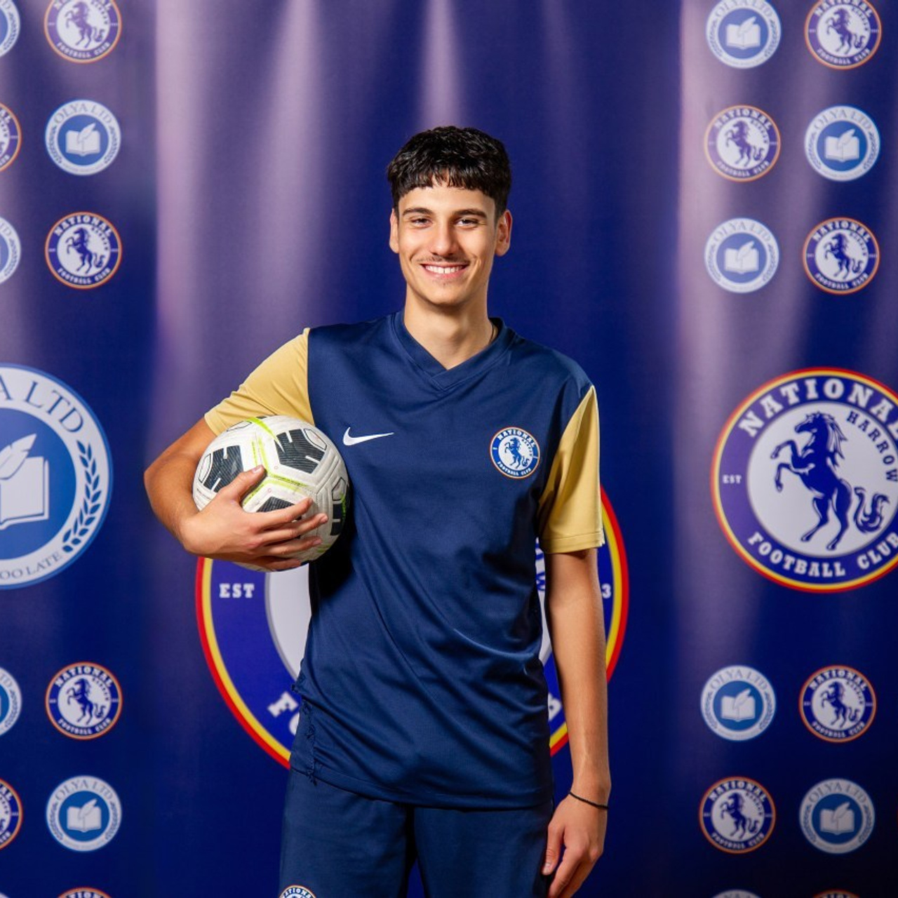 REVIEWS. Pro-Photography