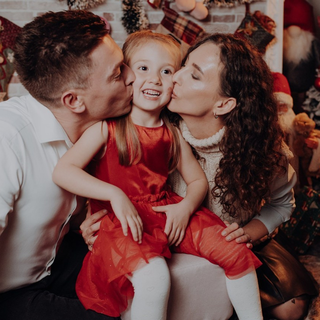 Contact. Alex Vasilie | Fotograf de Nuntă, Botez și Portret | Cluj-Napoca