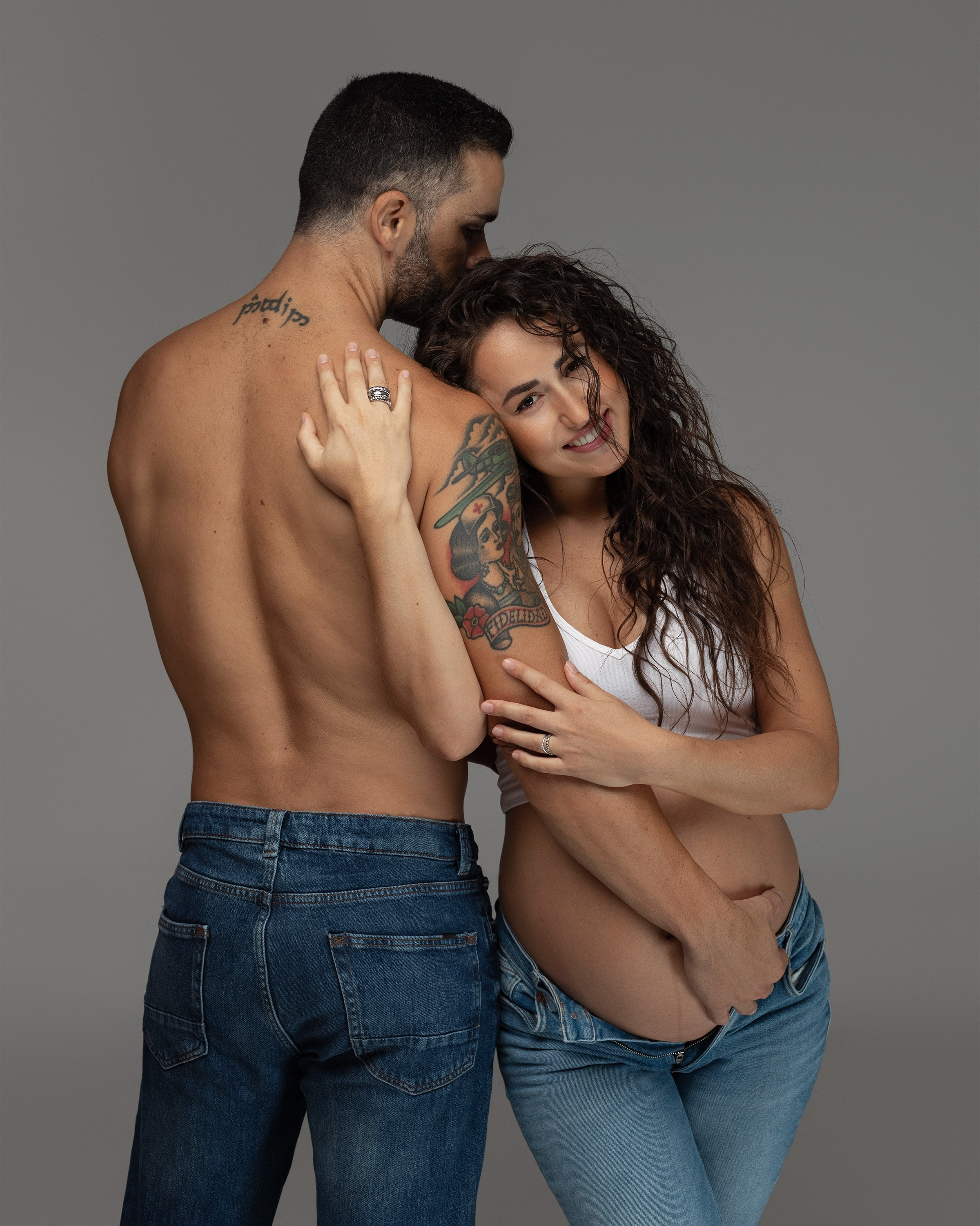 Sesiones de fotografía en Estudio o exteriores de Embarazo y Maternidad