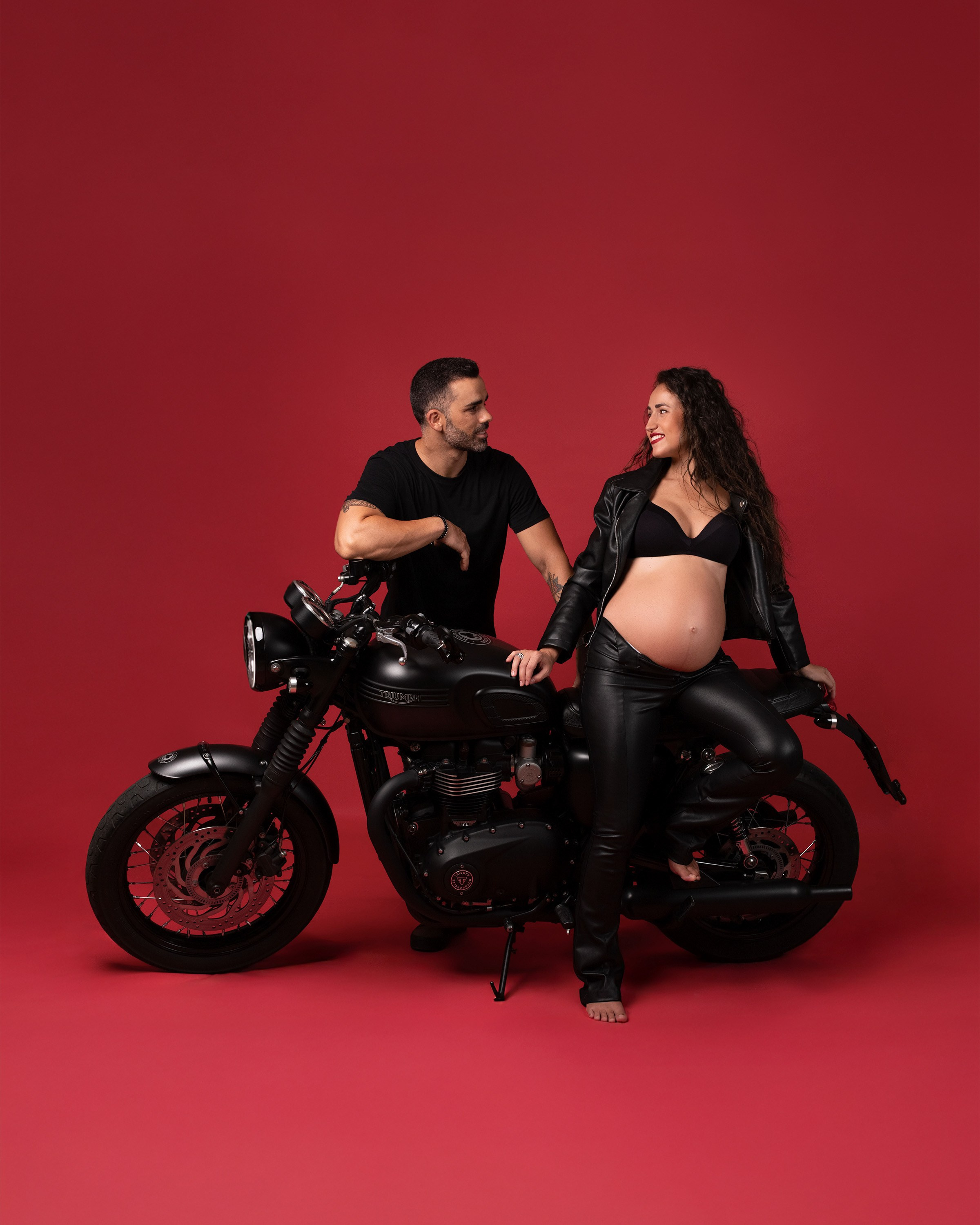 Sesiones de fotografía en Estudio o exteriores de Embarazo y Maternidad con pareja o individual