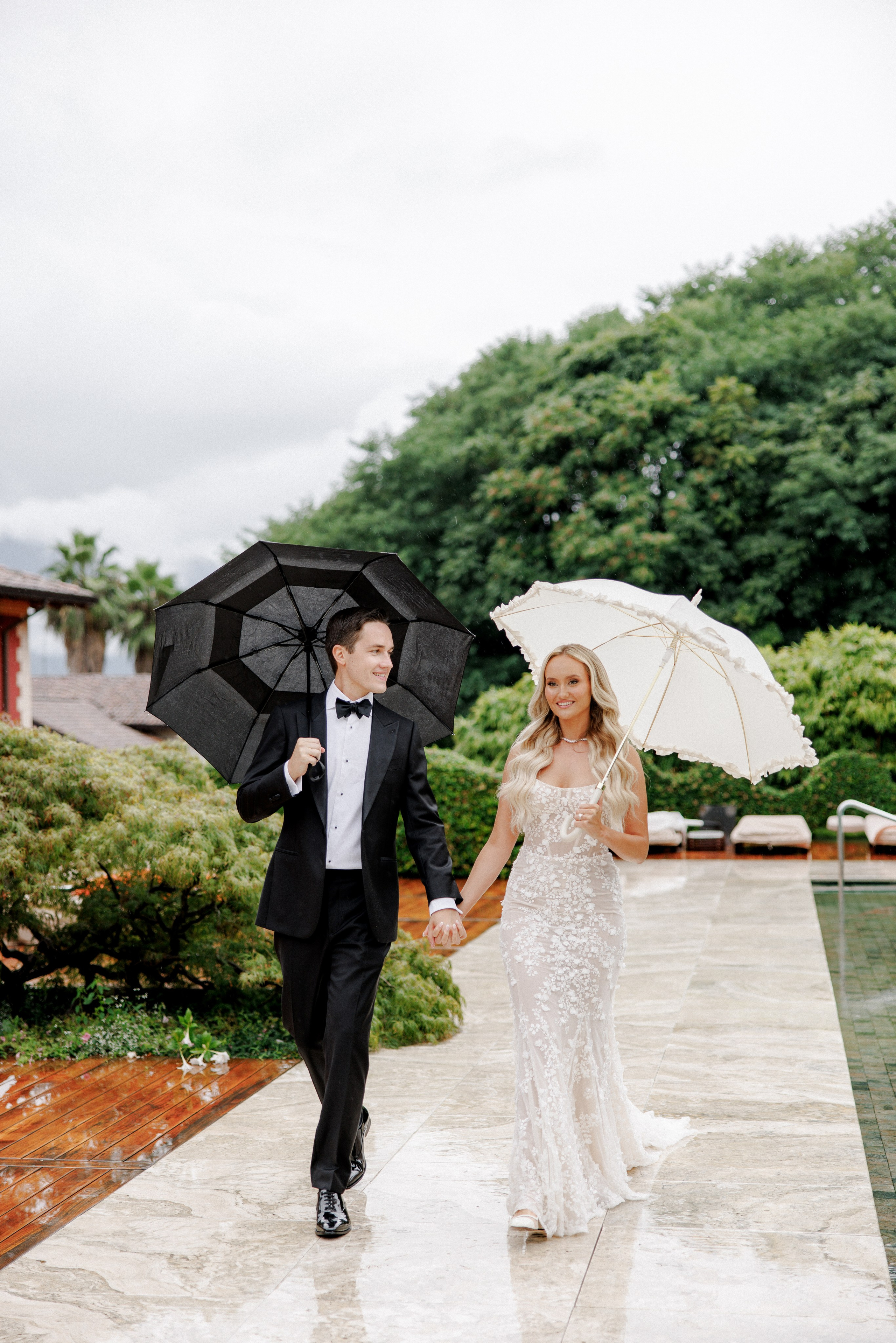 A Rainy September Wedding at Lake Como. Wedding and Family Photographer Switzerland and Italy. Valeria Diaz