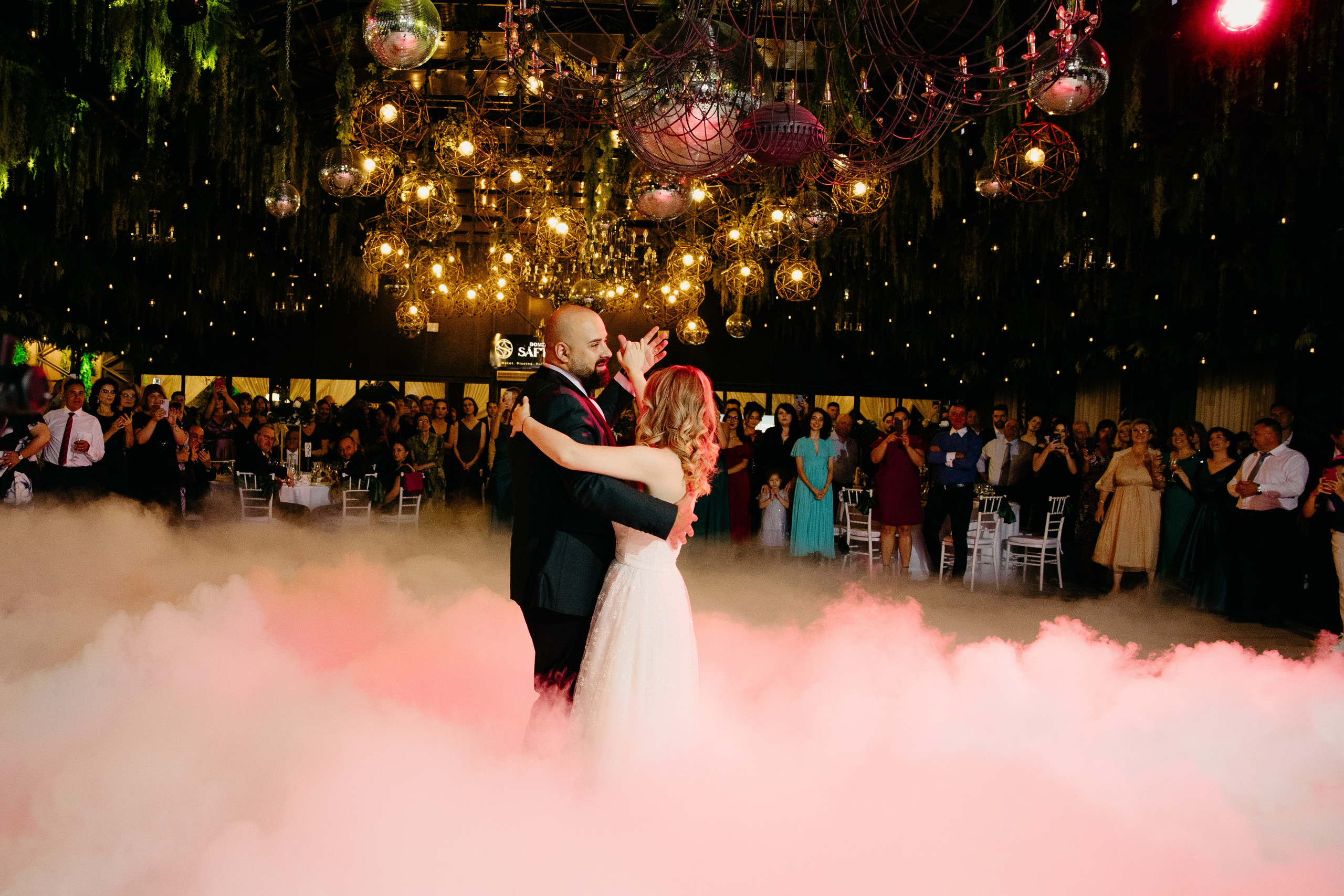 Tradiții de nuntă românești. MDimaFotoStudio. Fotograf de nuntă, evenimente private și de familie