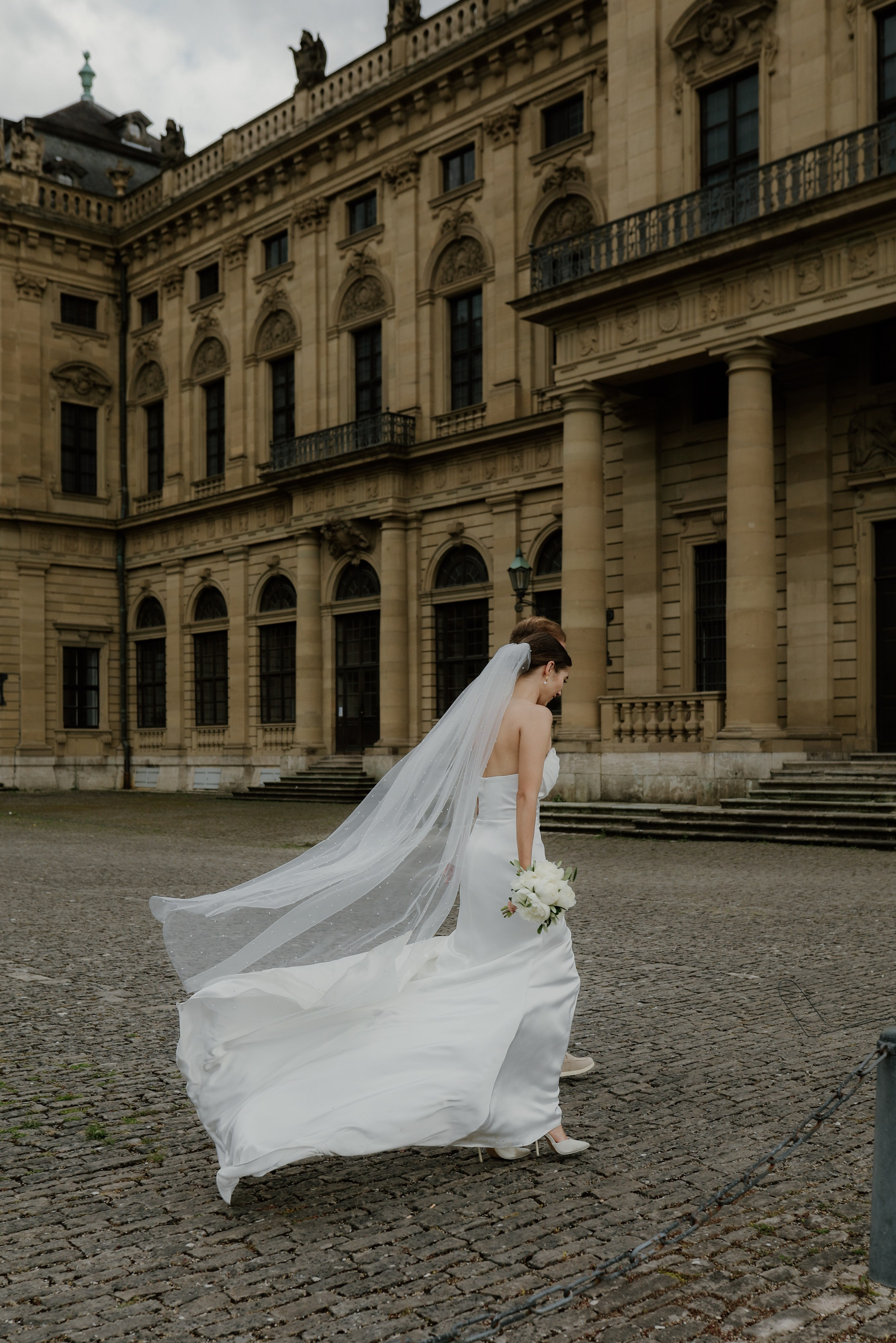 Hochzeitsfotograf in Würzburg - authentische Hochzeitsbilder in der Würzburger Residenz