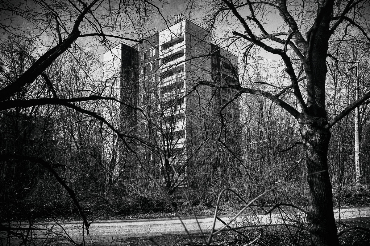 «ОСТАВЛЕННЫЙ» — город Припять после аварии на Чернобыле. Фотограф, коллекционер винтажных открыток и создатель историй на пересечении прошлого и личного. Ирина Дайнакова