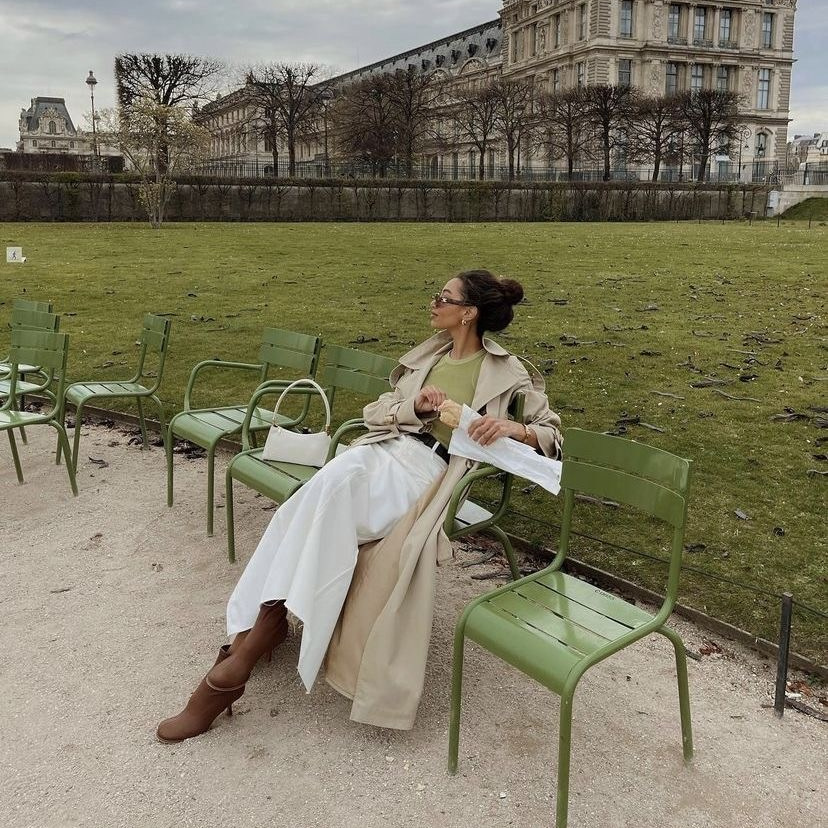 Content shooting. Photographer in Paris Yulia Shkadina | Couples, engagement, pre-wedding, individual photo-shoots in Paris at the best locations