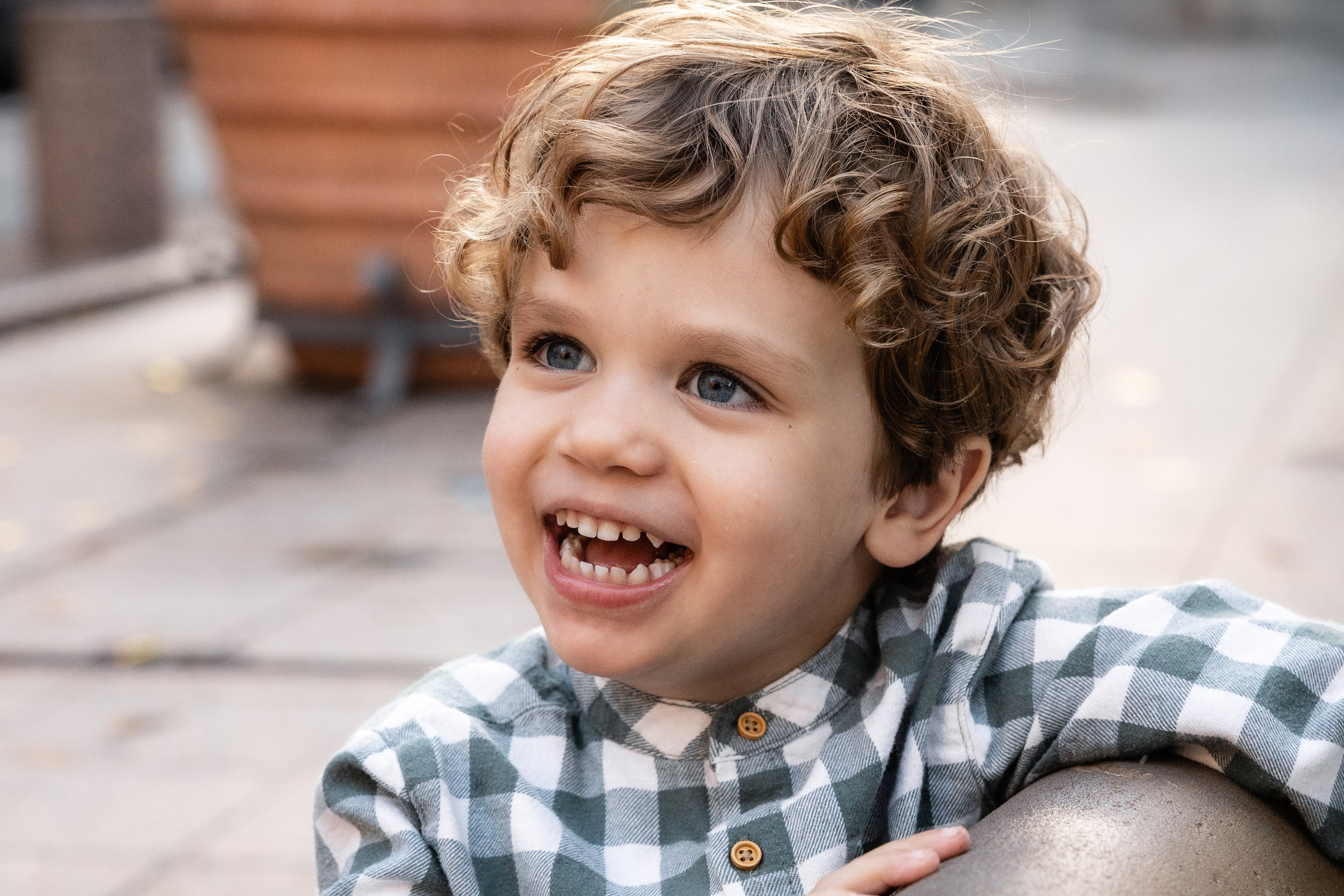 Семейная фотосъемка в стиле лайфстайл в Тулузе: душевная фотосессия для семьи экспатов. Евгения Смирнова — фотограф в Тулузе и юго-западной Франции