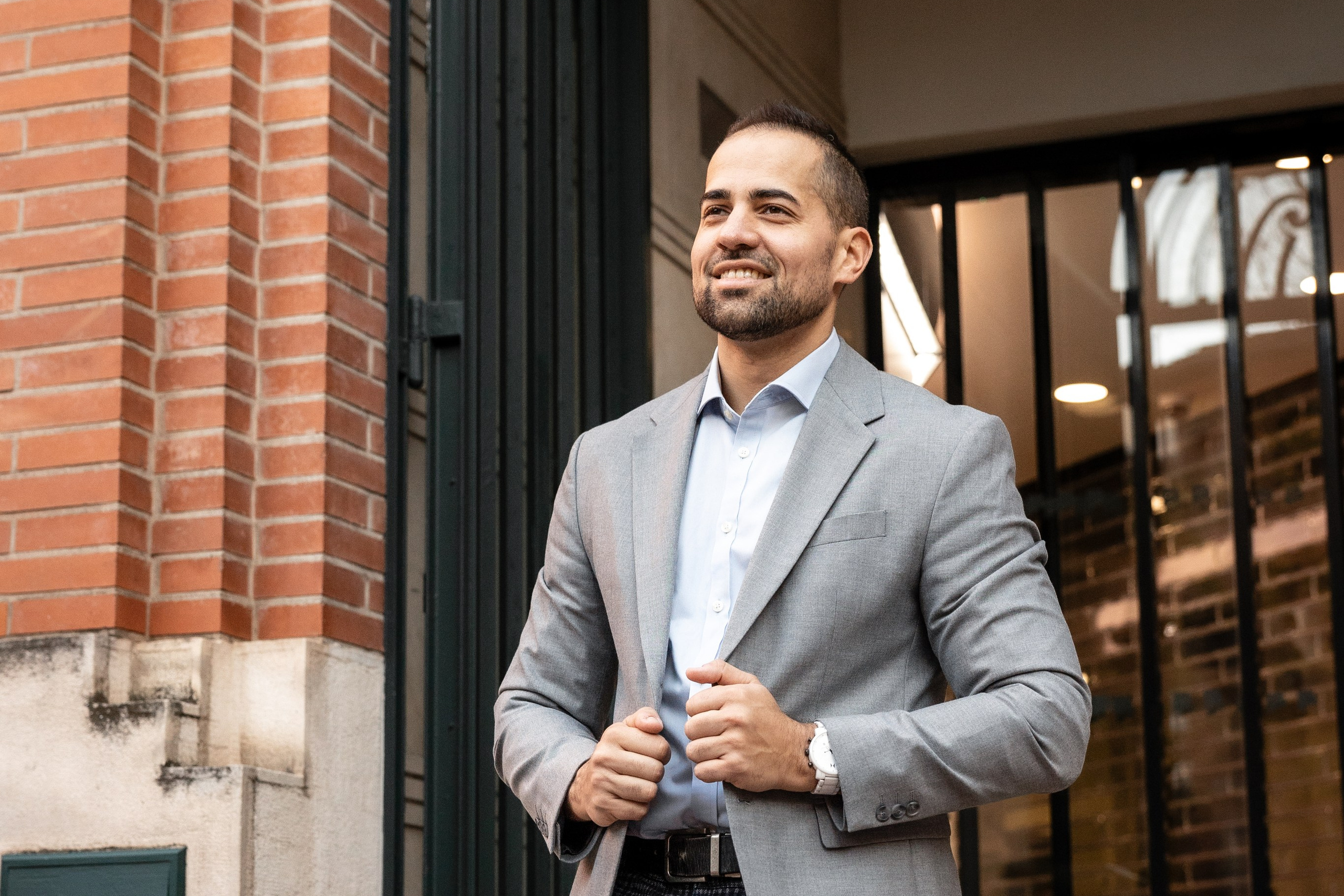 Tailored photo sessions for your personal brand. Eugenie Smirnova — wedding, corporate and lifestyle photographer in Toulouse and Southwest France