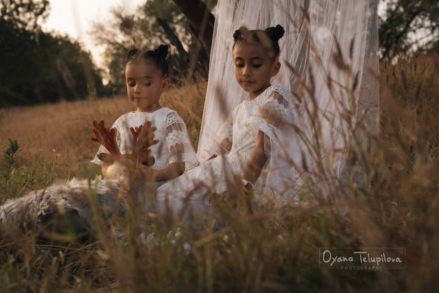 Contact information of the photographer. Lifestyle a rodinná fotografka v Pisku Oxana Telupilova