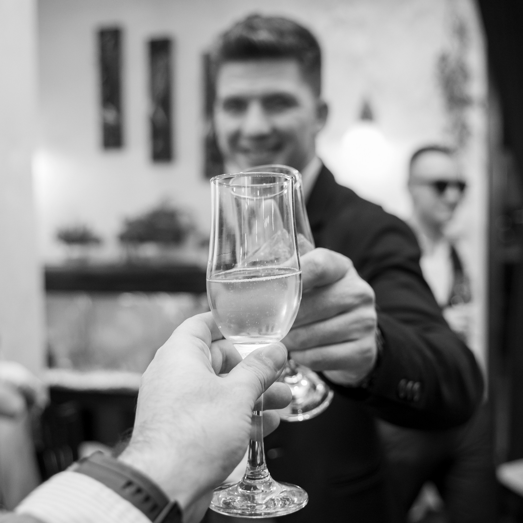 Contact. Adrian Iscru | Fotograf Evenimente & Comercial Constanța