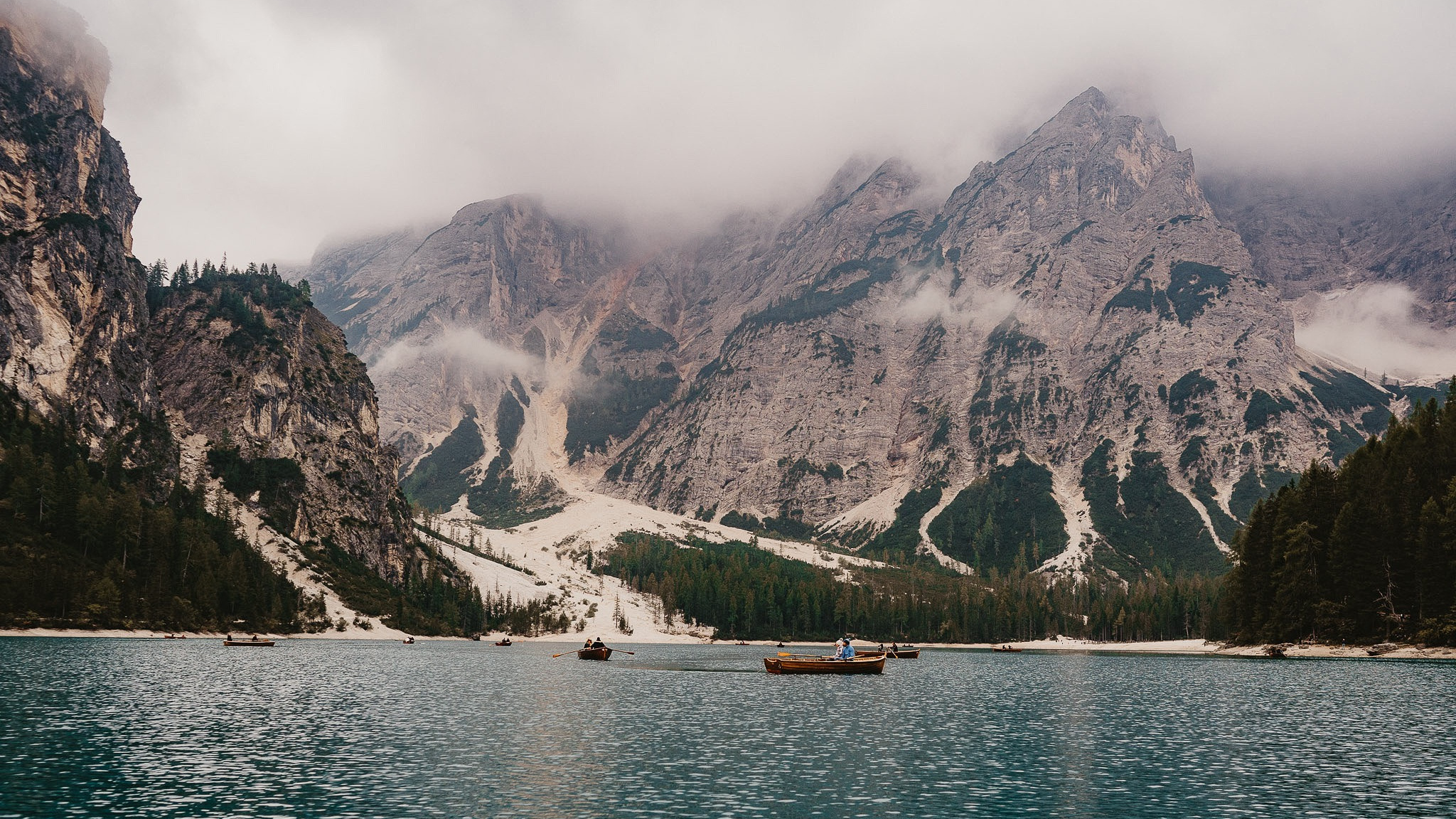 Despre mine. Valentin Melen - fotograf de nunta 🤍