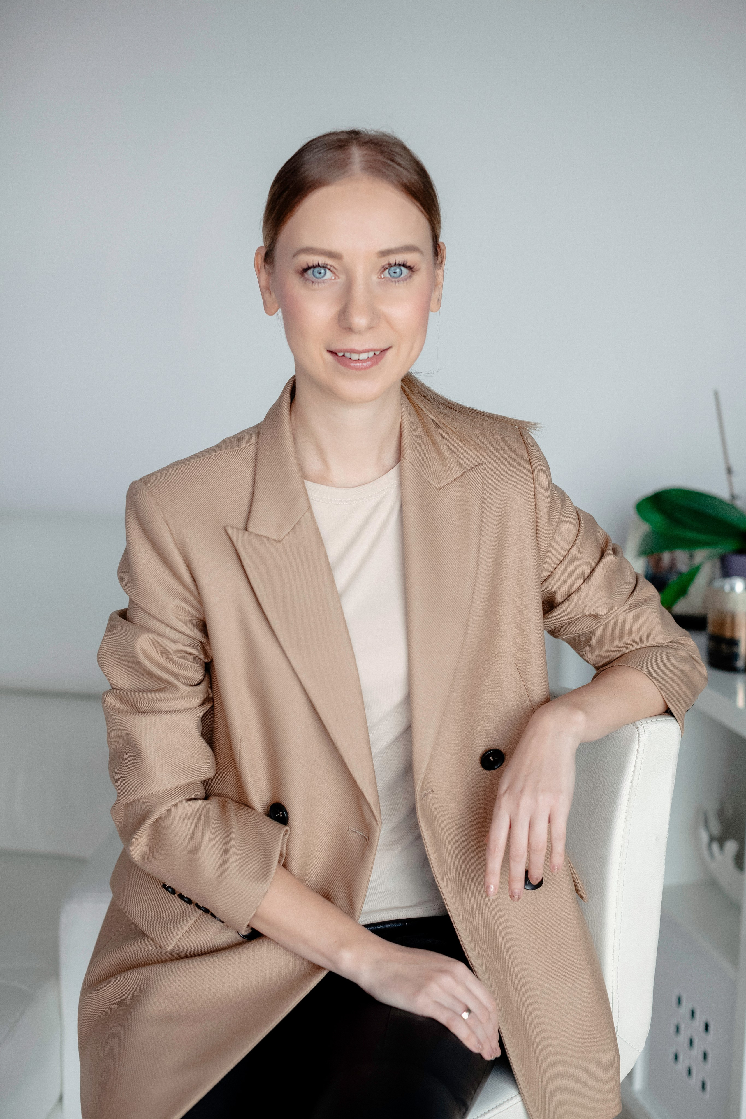 Branding and social media photography. Eugénie Smirnova — your photographer in Toulouse and southwest France
