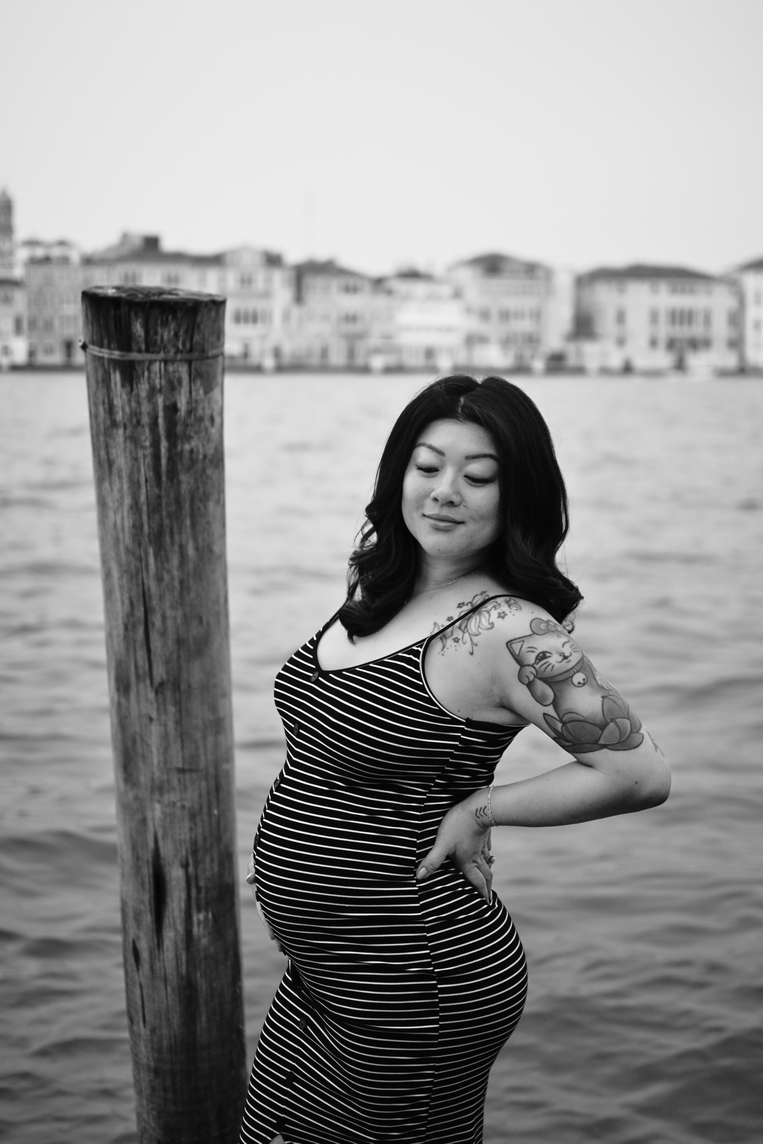 Pregnancy photoshoot in Venice Italy. Photographer in Venice, Italy. Yana Zotova
