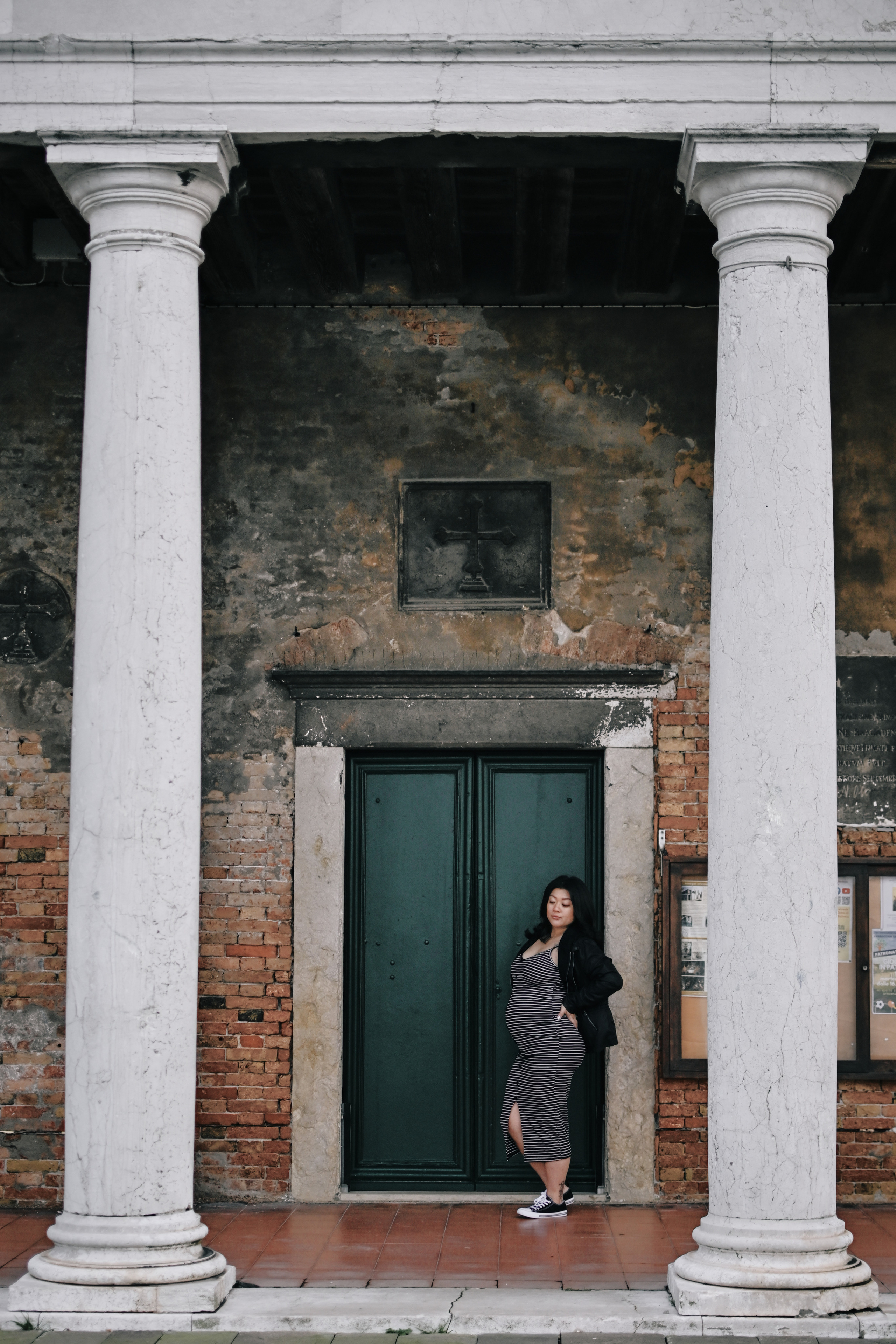 Pregnancy photoshoot in Venice Italy. Photographer in Venice, Italy. Yana Zotova