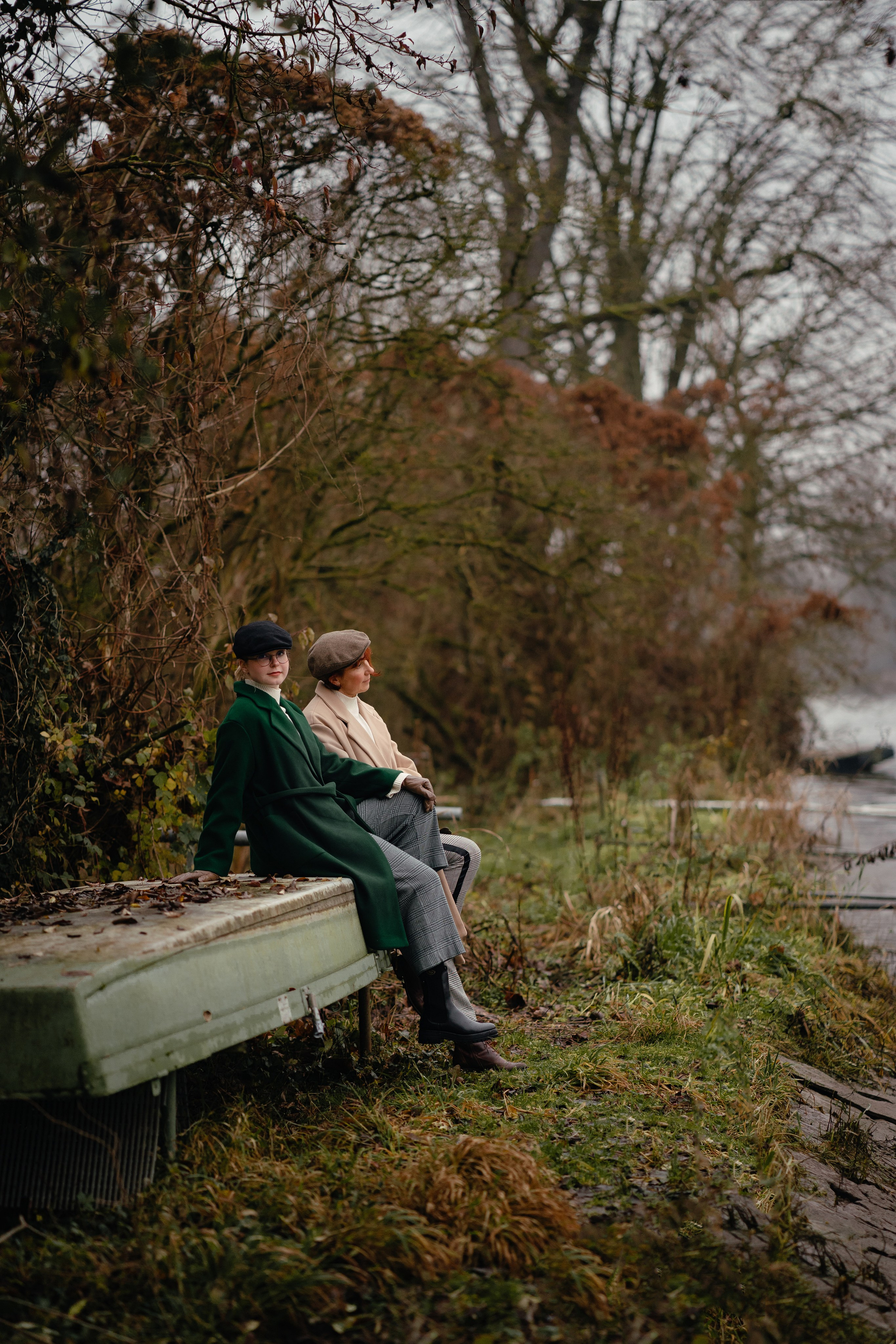 Family photo shoot of mum and adult daughter in English style
