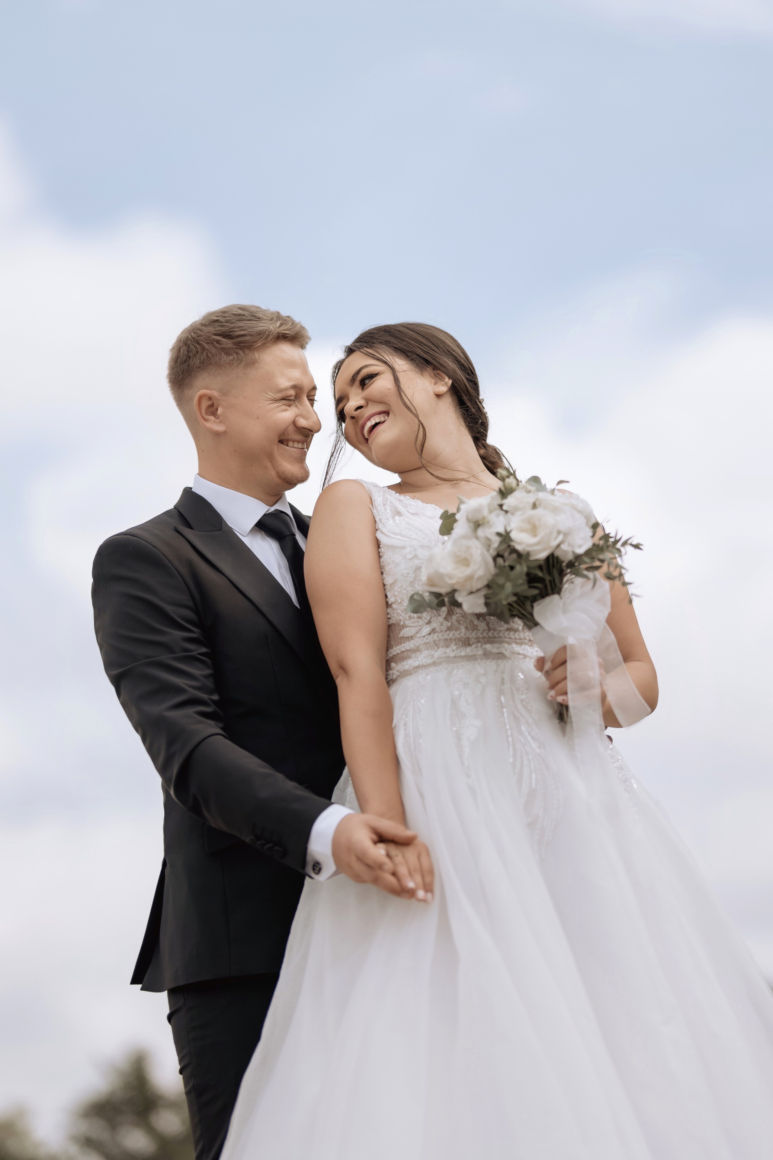 - Fotograf profesionist nuntă și botez în Botoșani, Iași, Suceava – Alin Chirilă - Ședință foto de familie, evenimente și cuplu – fotograf Alin Chirilă - Servicii foto-video pentru nunți, botezuri și cununii în Moldova - Amintiri vizuale pline de emoție – fotograf evenimente Botoșani, Iași - Album foto nuntă – Alinofotostudio, imagini de poveste - Fotograf cununie civilă și religioasă – stil natural și elegant - Fotografie artistică pentru evenimente speciale – Alin Chirilă