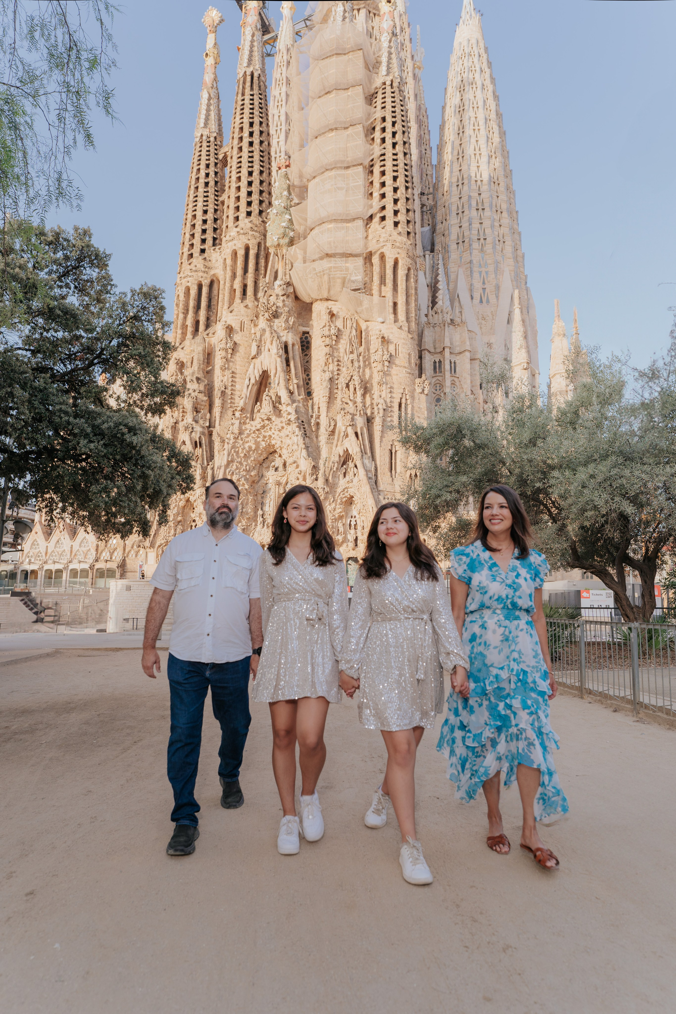 My Ideal Day in Barcelona (Slow Travel Route). DiaFoto — Wow Photographer in Barcelona | Premium Barcelona Photoshoot Experience