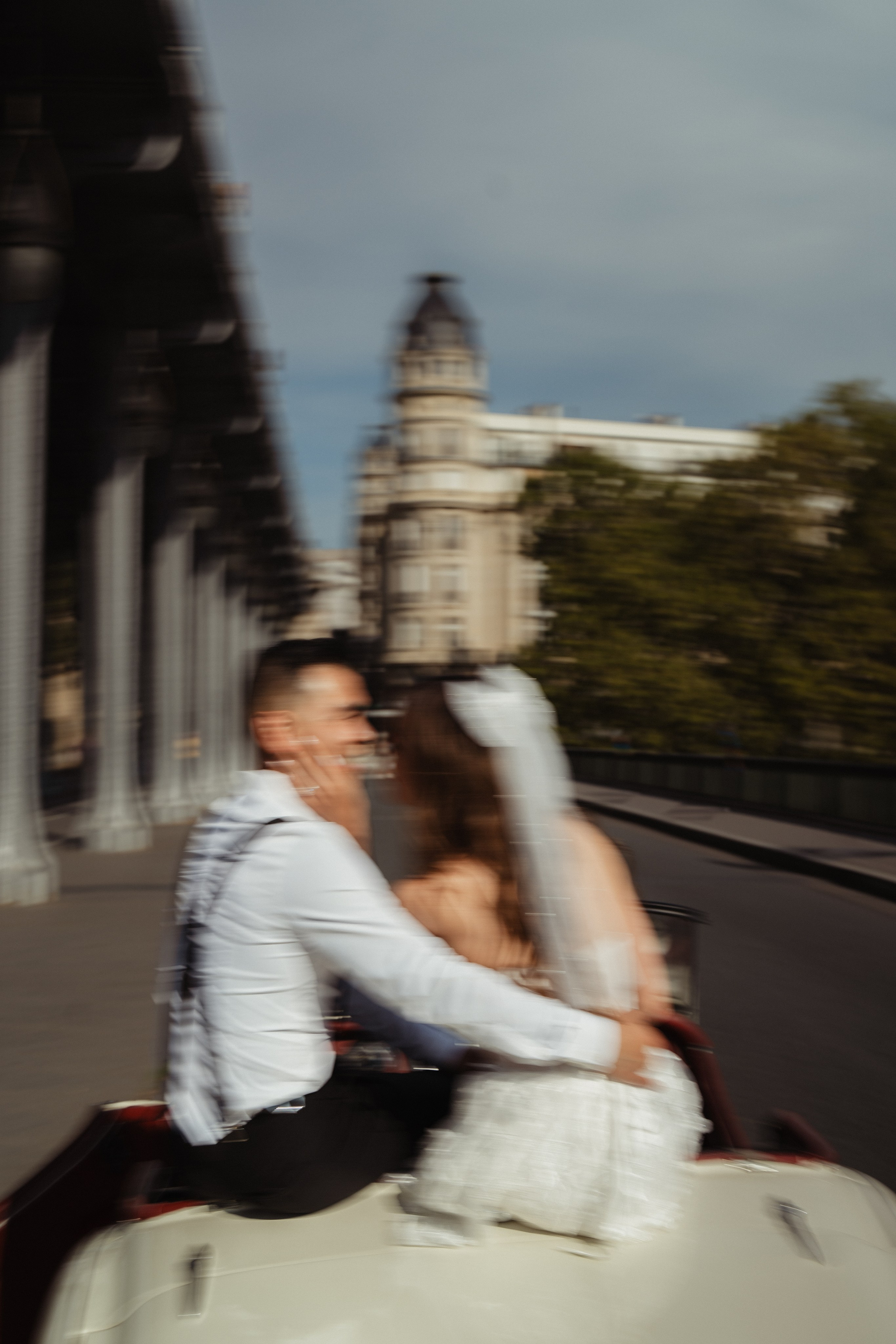 Romantic Photoshoot Ideas in Paris. Photographer in Paris Yulia Shkadina | Couples, engagement, pre-wedding, individual photo-shoots in Paris at the best locations