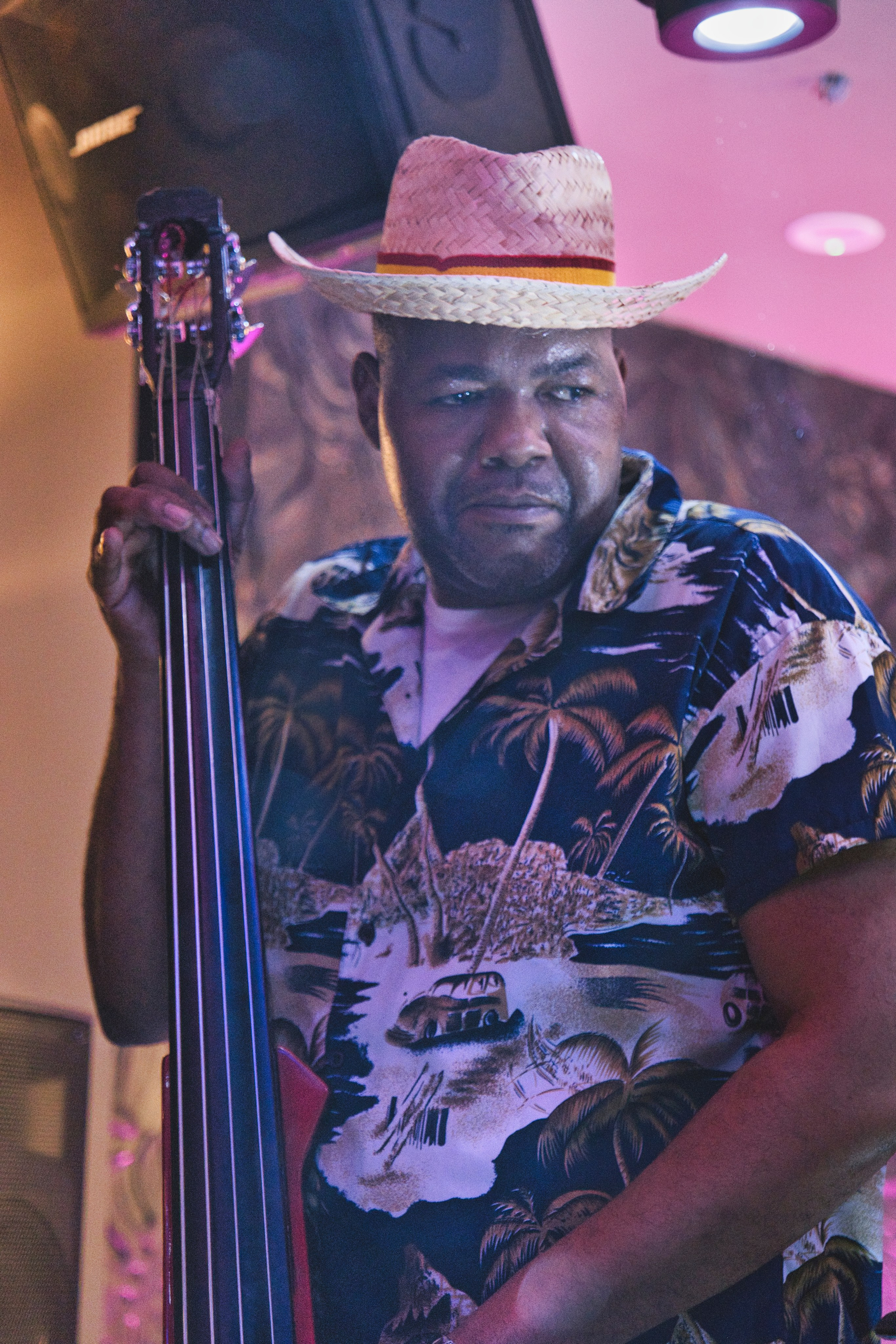 foto de musico cubano tocando el trombon