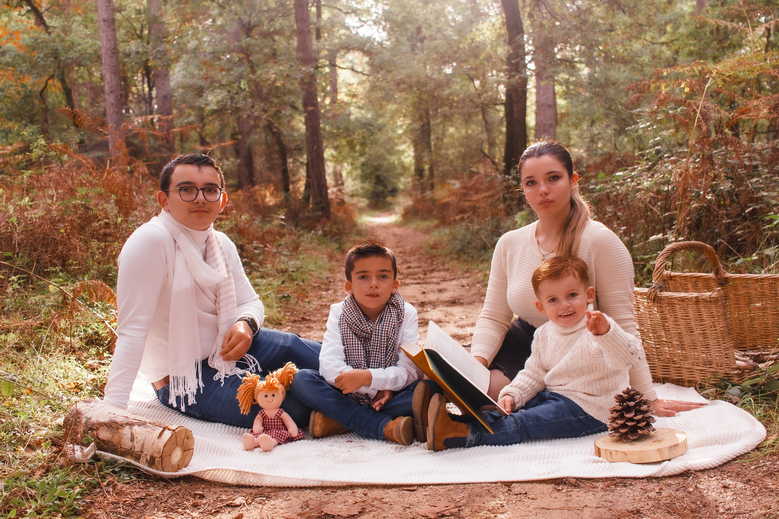 Studio photo « Partage ton bonheur » – Photographe famille près de Châtellerault, Poitiers et Tours