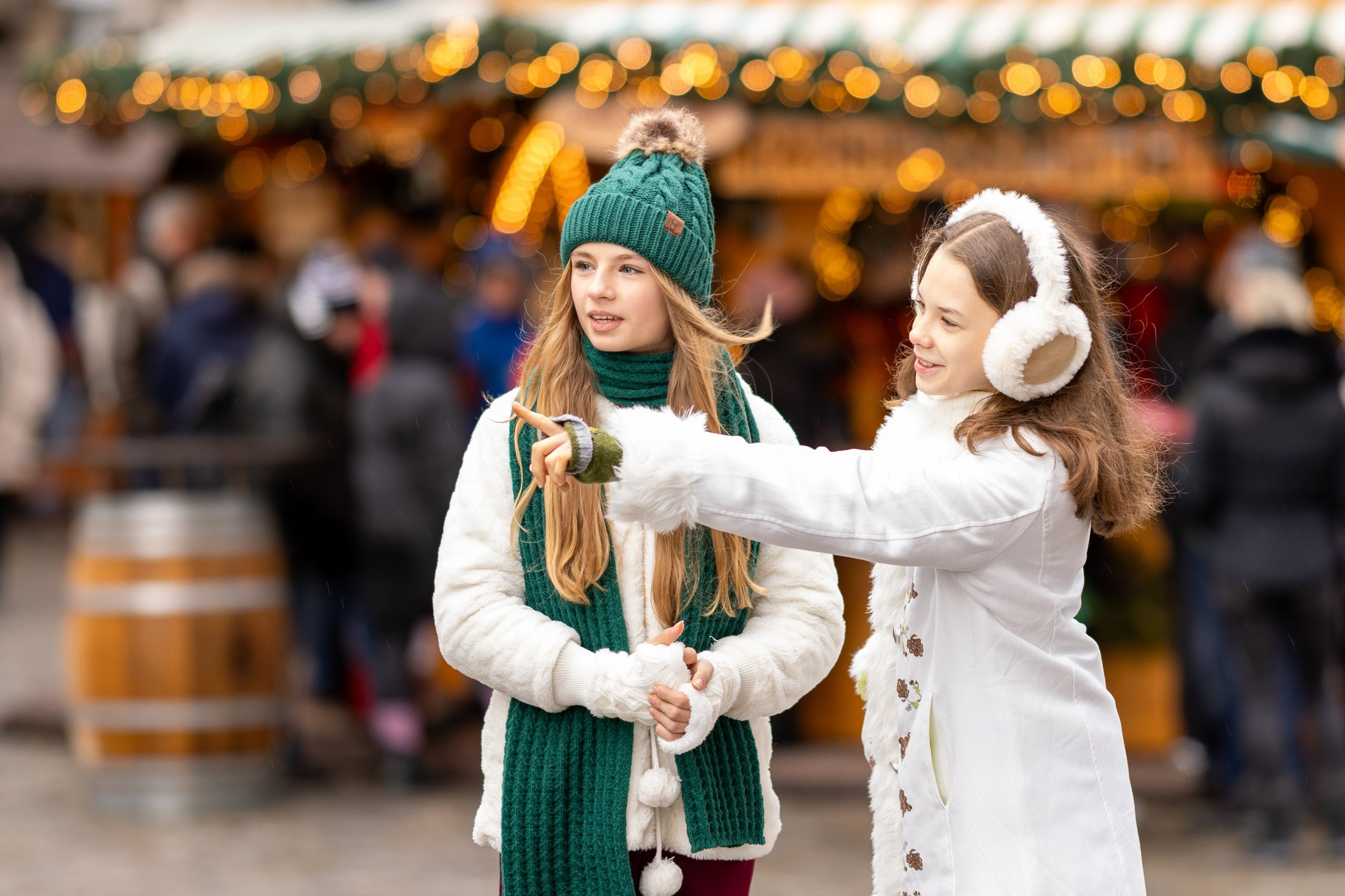 Christmas Market Photo Shoot in Dresden — Magical Outdoor & Studio Sessions. Family & Maternity Photographer in Dresden Tatiana Mudryak