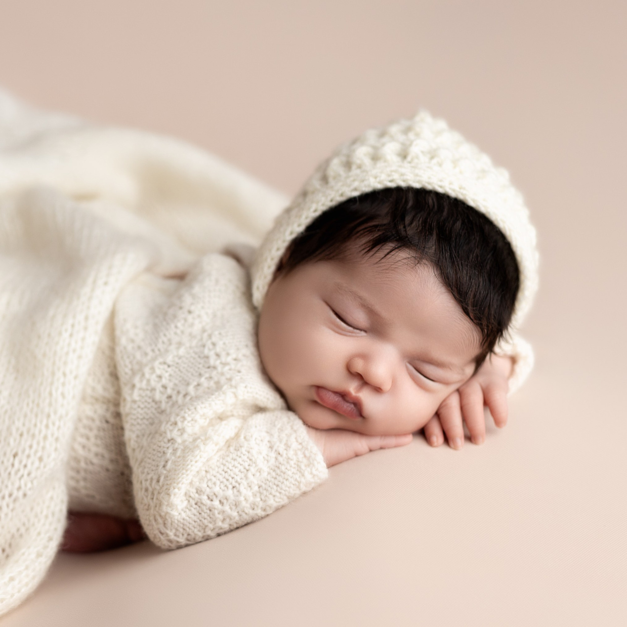 Newborn, kids, family photographer based near Zurich, Switzerland